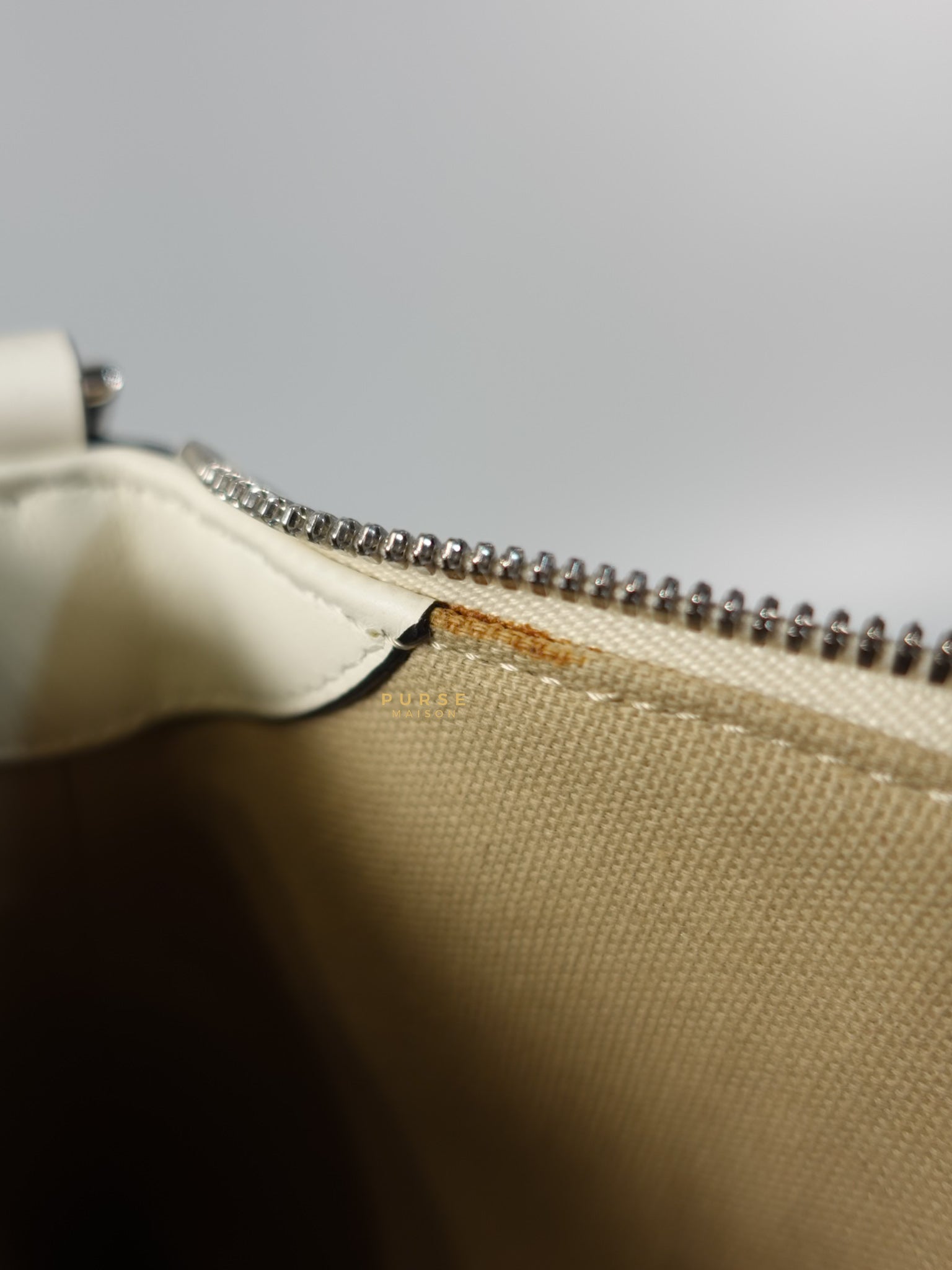 Antigona Soft Small White Calfskin Leather | Purse Maison Luxury Bags Shop