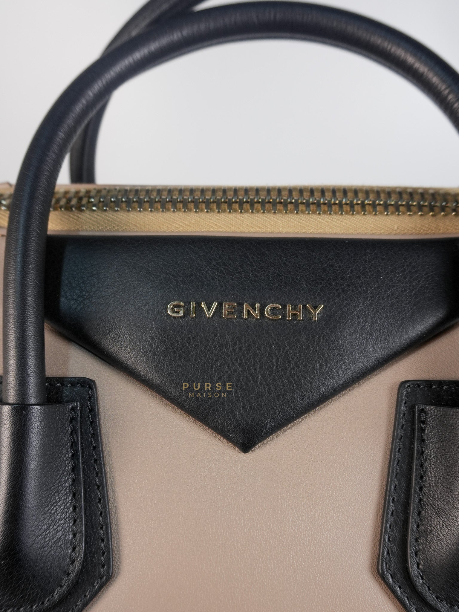 Antigona Tri-color Medium in Black/White/Beige Calfskin Leather | Purse Maison Luxury Bags Shop