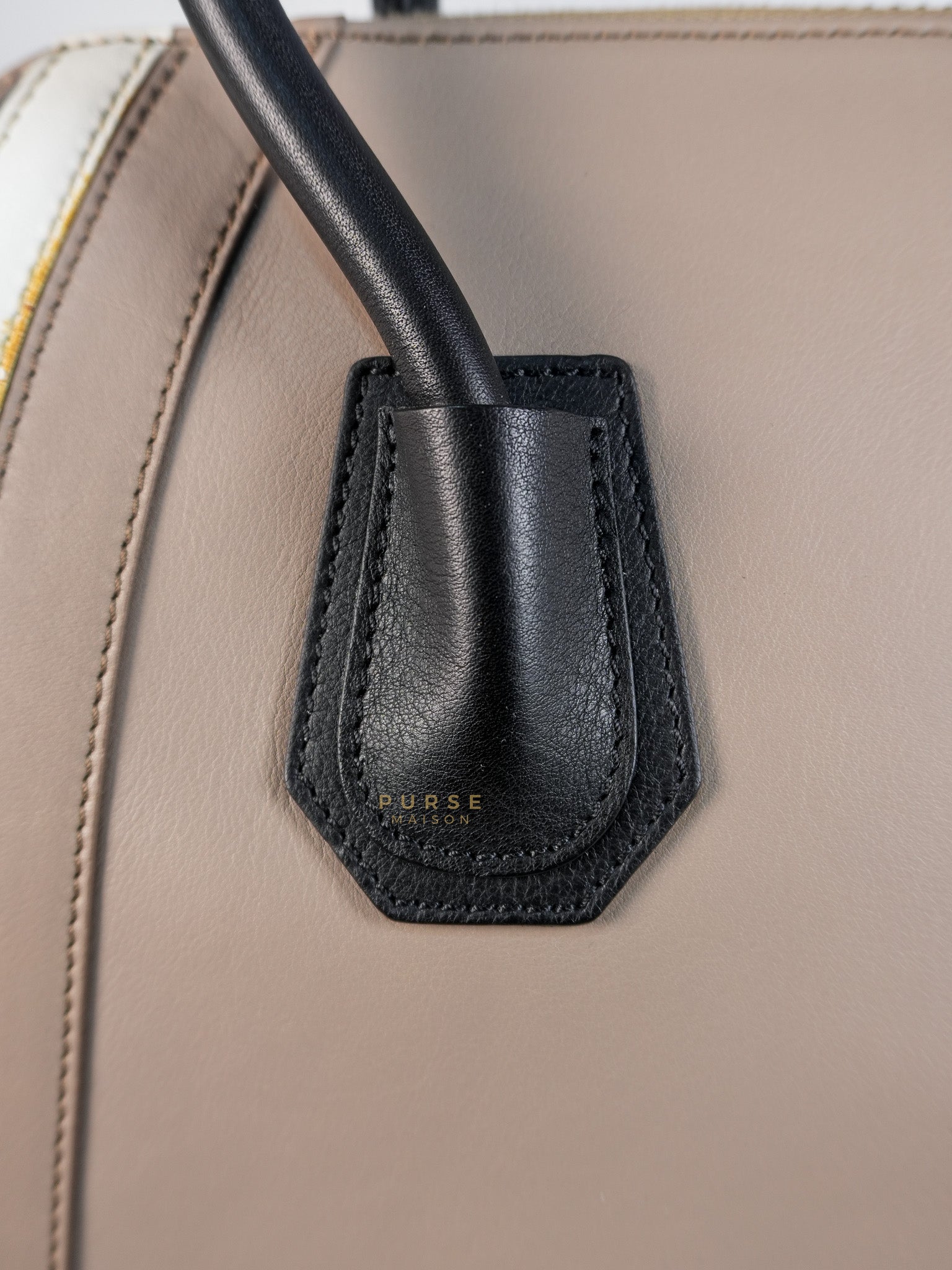 Antigona Tri-color Medium in Black/White/Beige Calfskin Leather | Purse Maison Luxury Bags Shop