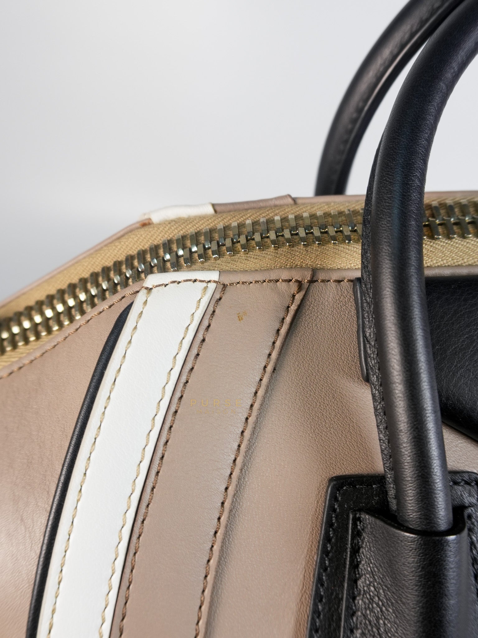 Antigona Tri-color Medium in Black/White/Beige Calfskin Leather | Purse Maison Luxury Bags Shop