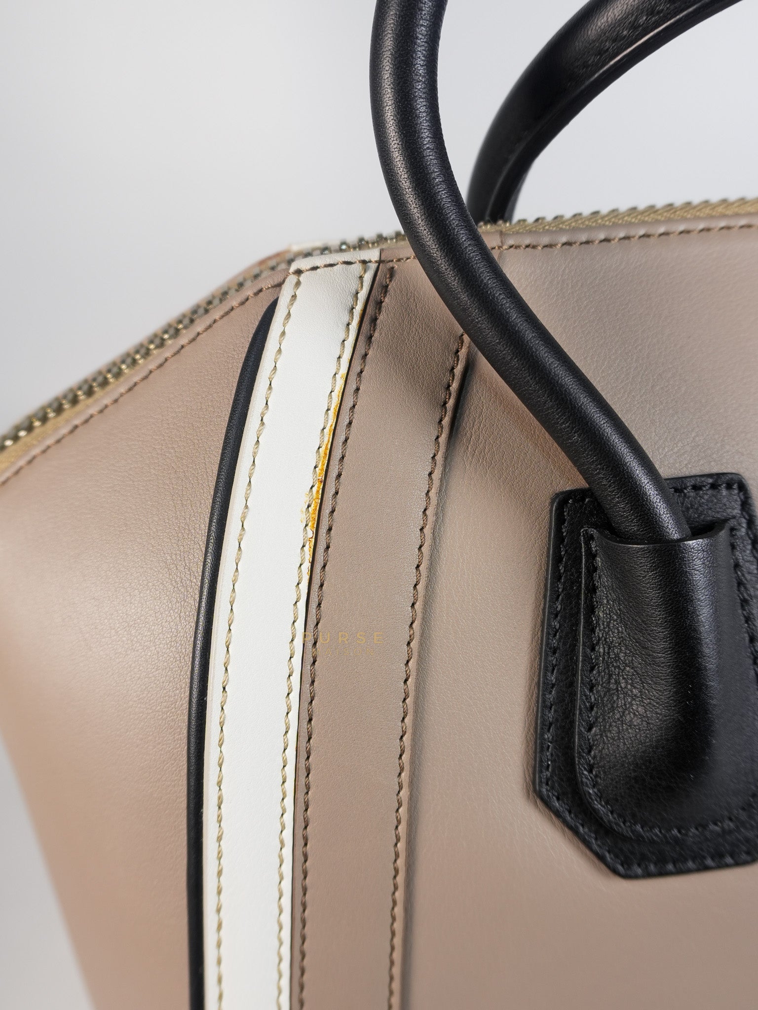 Antigona Tri-color Medium in Black/White/Beige Calfskin Leather | Purse Maison Luxury Bags Shop