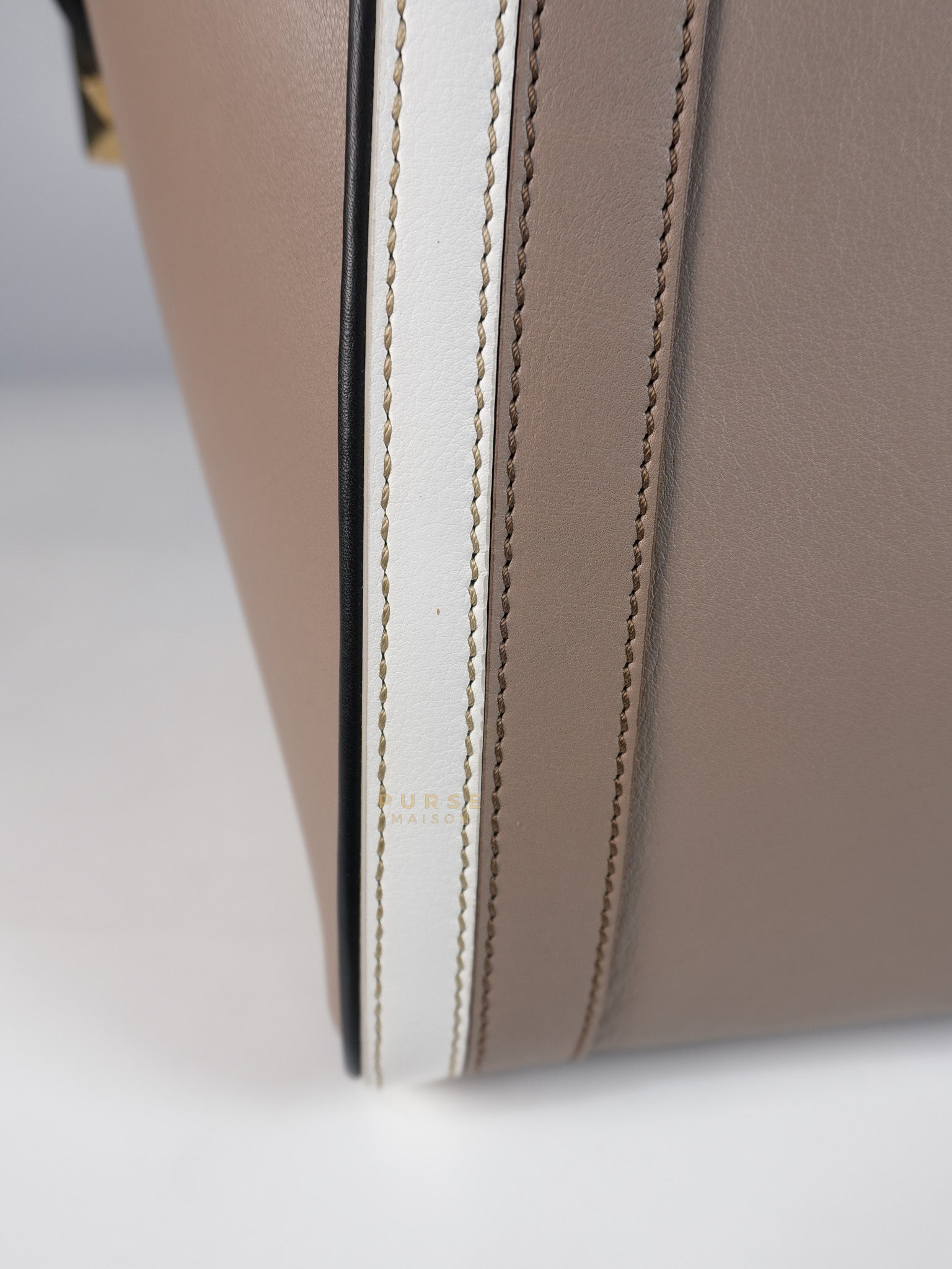 Antigona Tri-color Medium in Black/White/Beige Calfskin Leather | Purse Maison Luxury Bags Shop