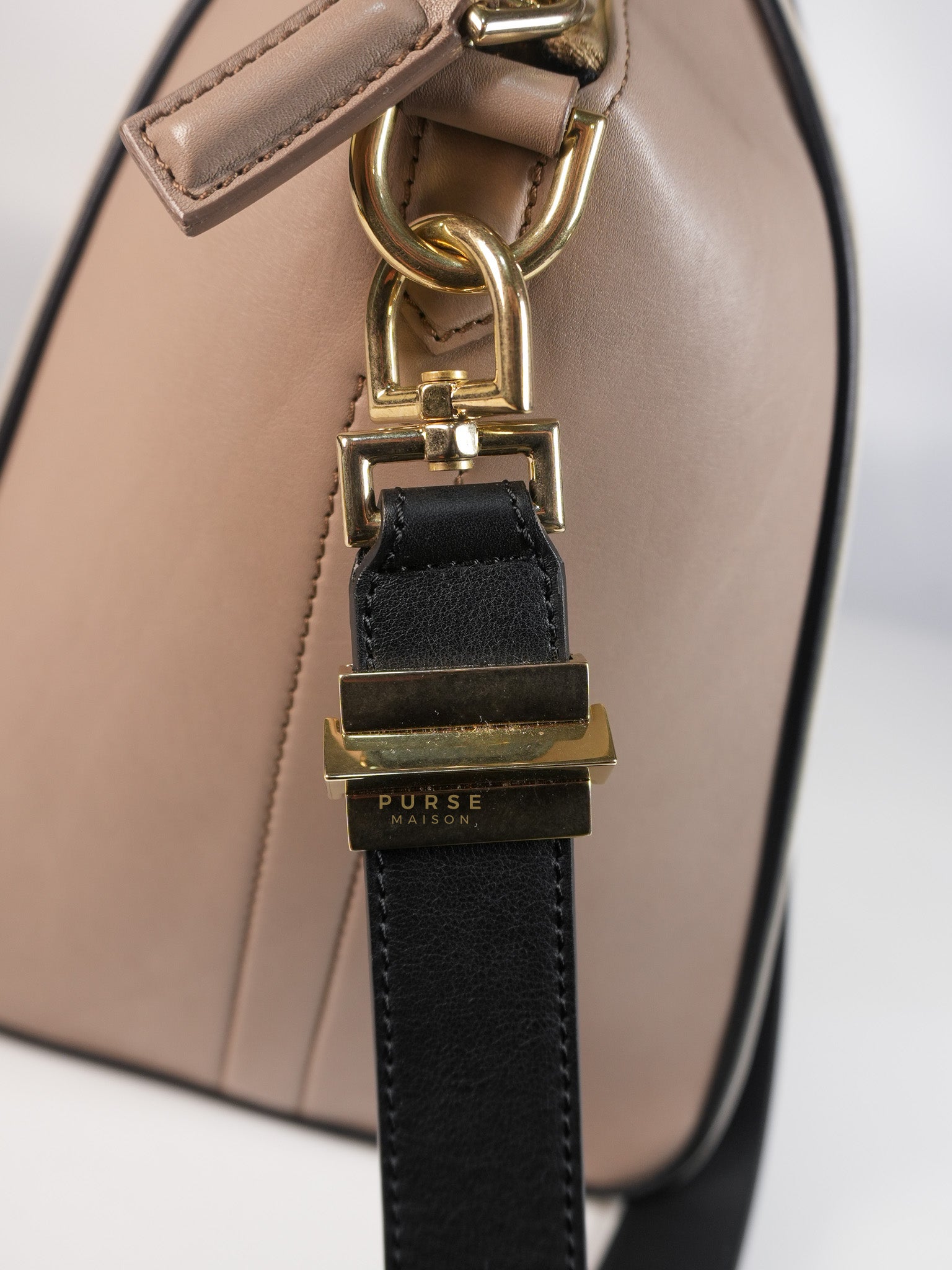 Antigona Tri-color Medium in Black/White/Beige Calfskin Leather | Purse Maison Luxury Bags Shop