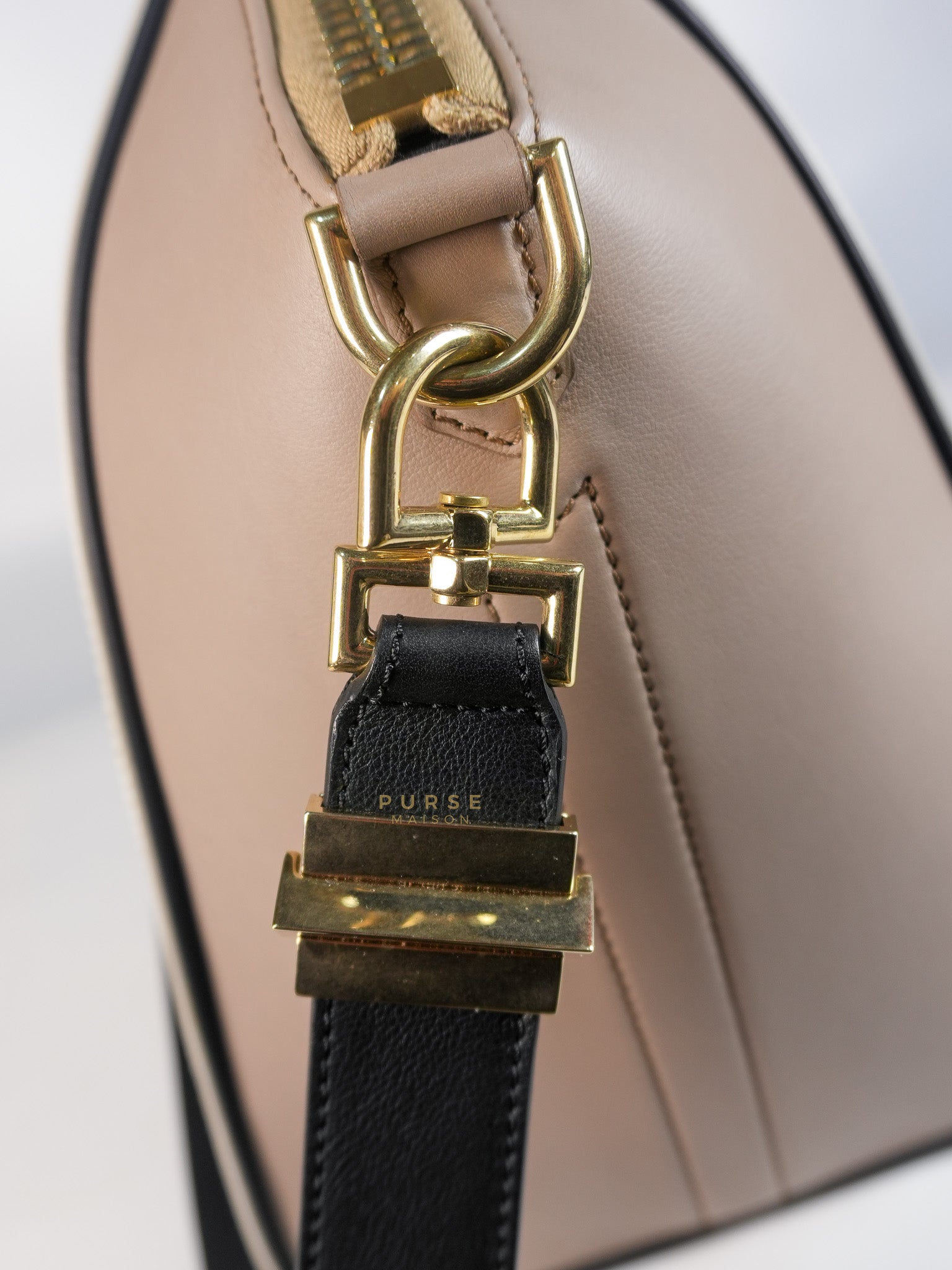 Antigona Tri-color Medium in Black/White/Beige Calfskin Leather | Purse Maison Luxury Bags Shop