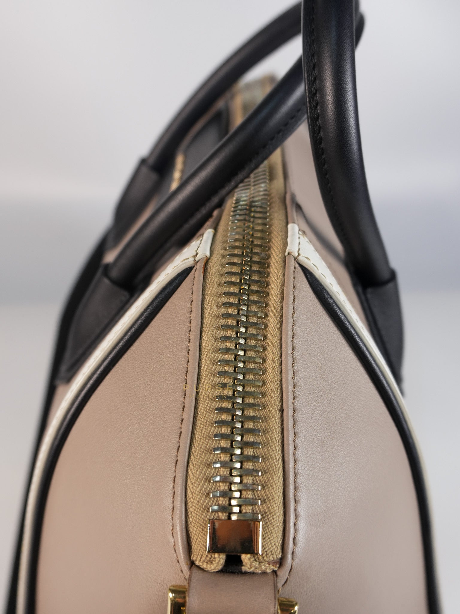 Antigona Tri-color Medium in Black/White/Beige Calfskin Leather | Purse Maison Luxury Bags Shop