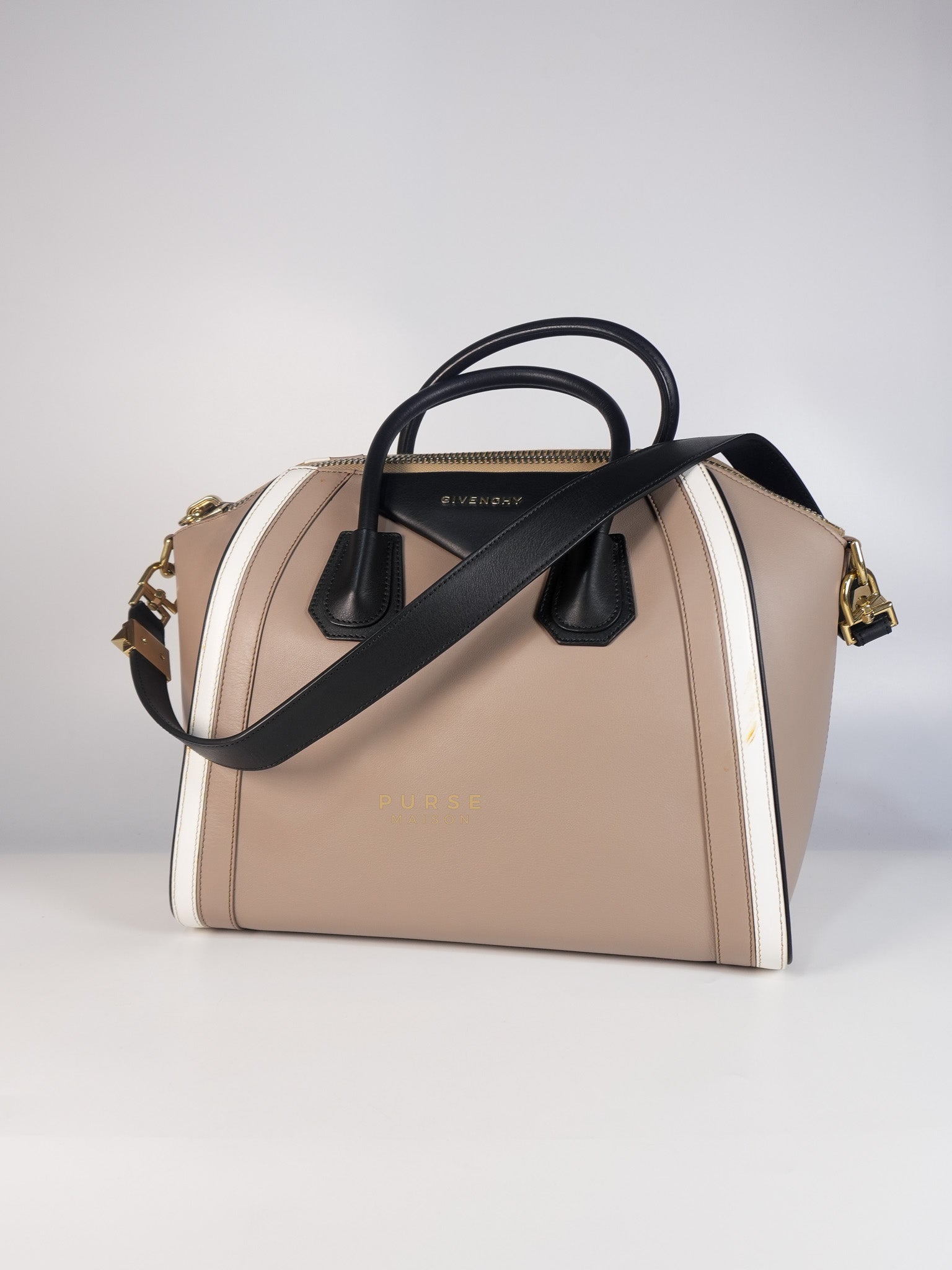 Antigona Tri-color Medium in Black/White/Beige Calfskin Leather | Purse Maison Luxury Bags Shop