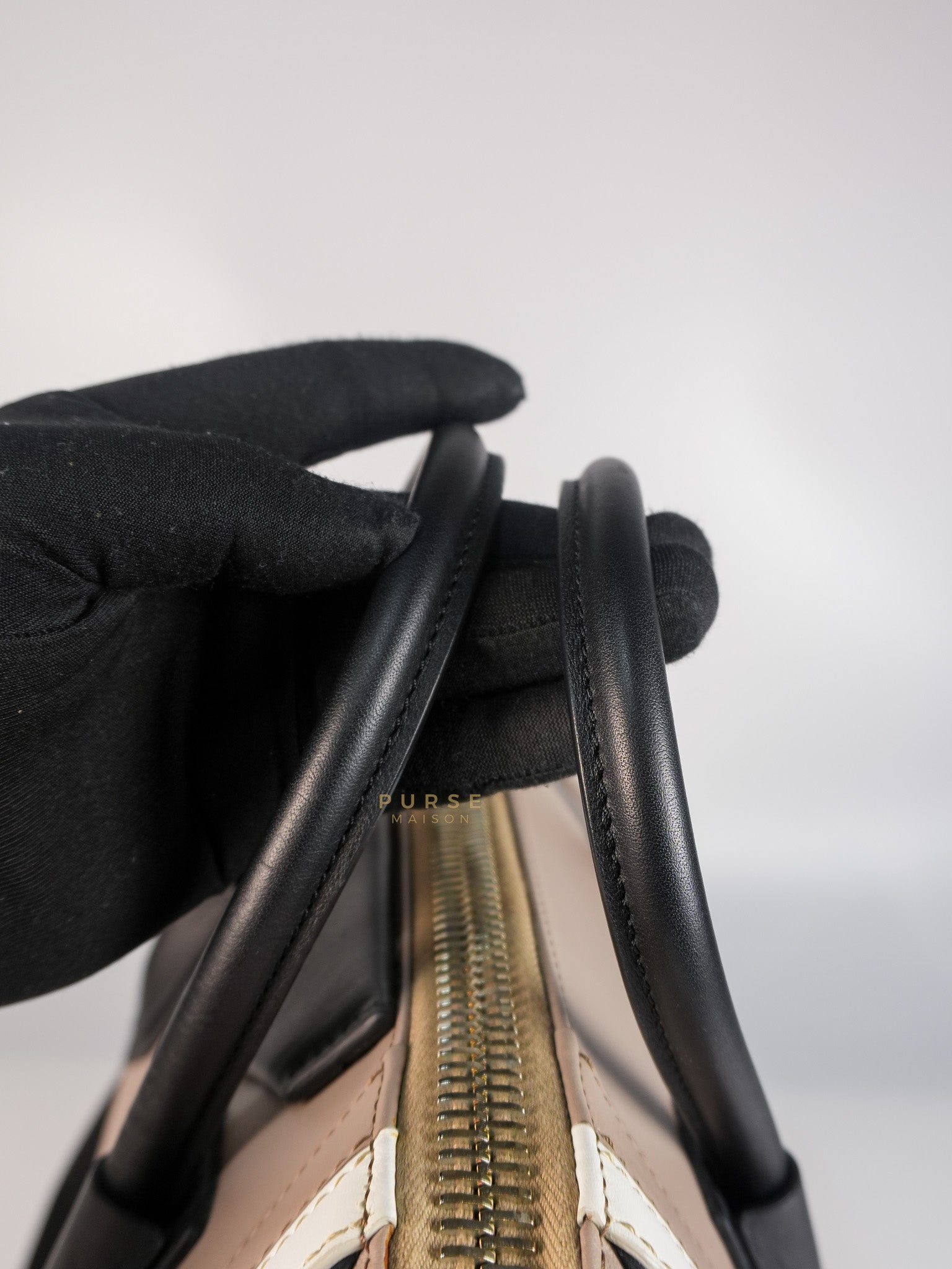 Antigona Tri-color Medium in Black/White/Beige Calfskin Leather | Purse Maison Luxury Bags Shop
