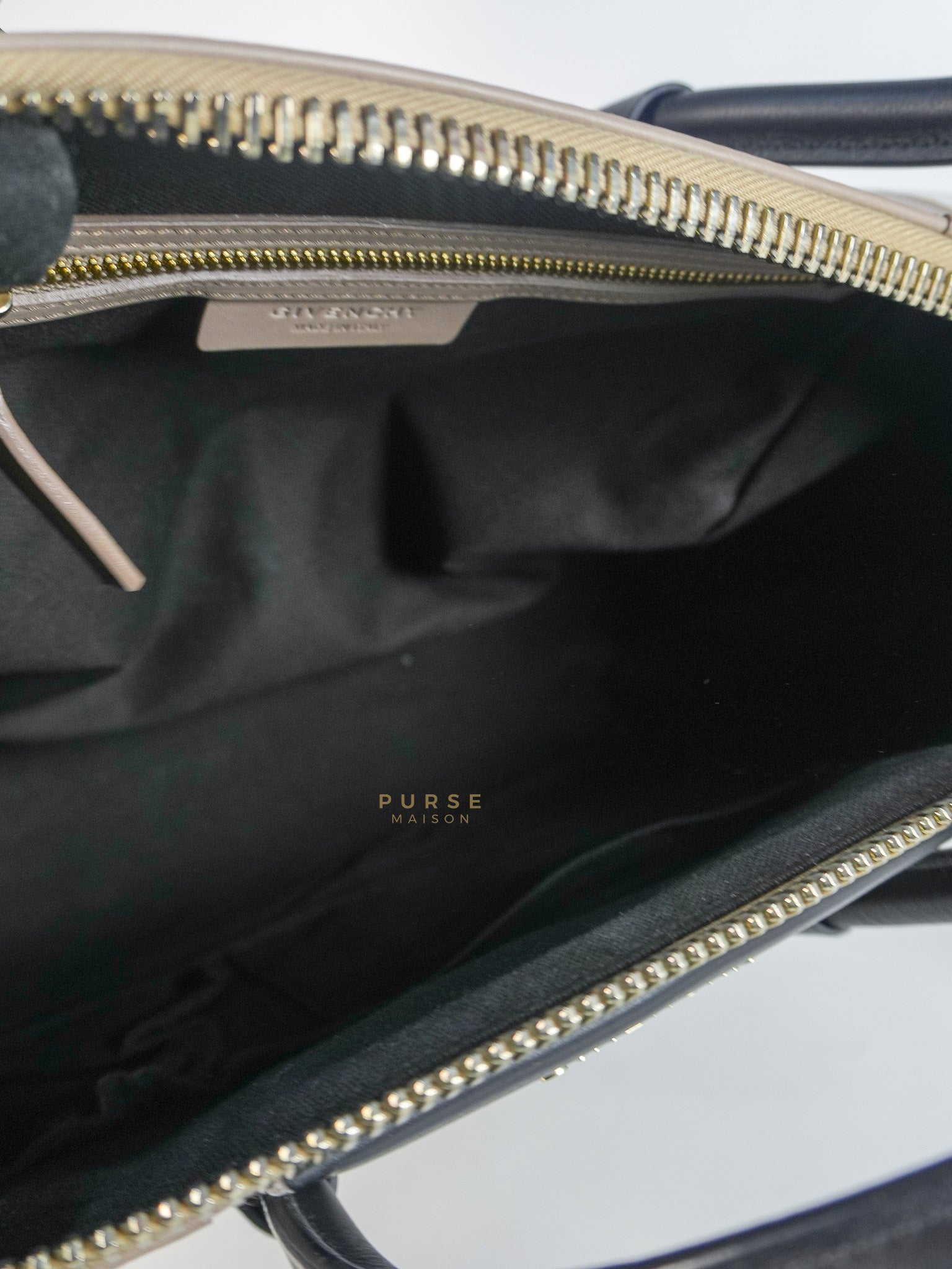 Antigona Tri-color Medium in Black/White/Beige Calfskin Leather | Purse Maison Luxury Bags Shop