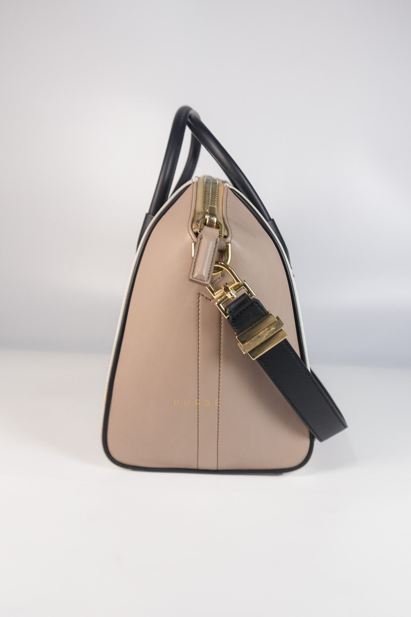 Antigona Tri-color Medium in Black/White/Beige Calfskin Leather | Purse Maison Luxury Bags Shop