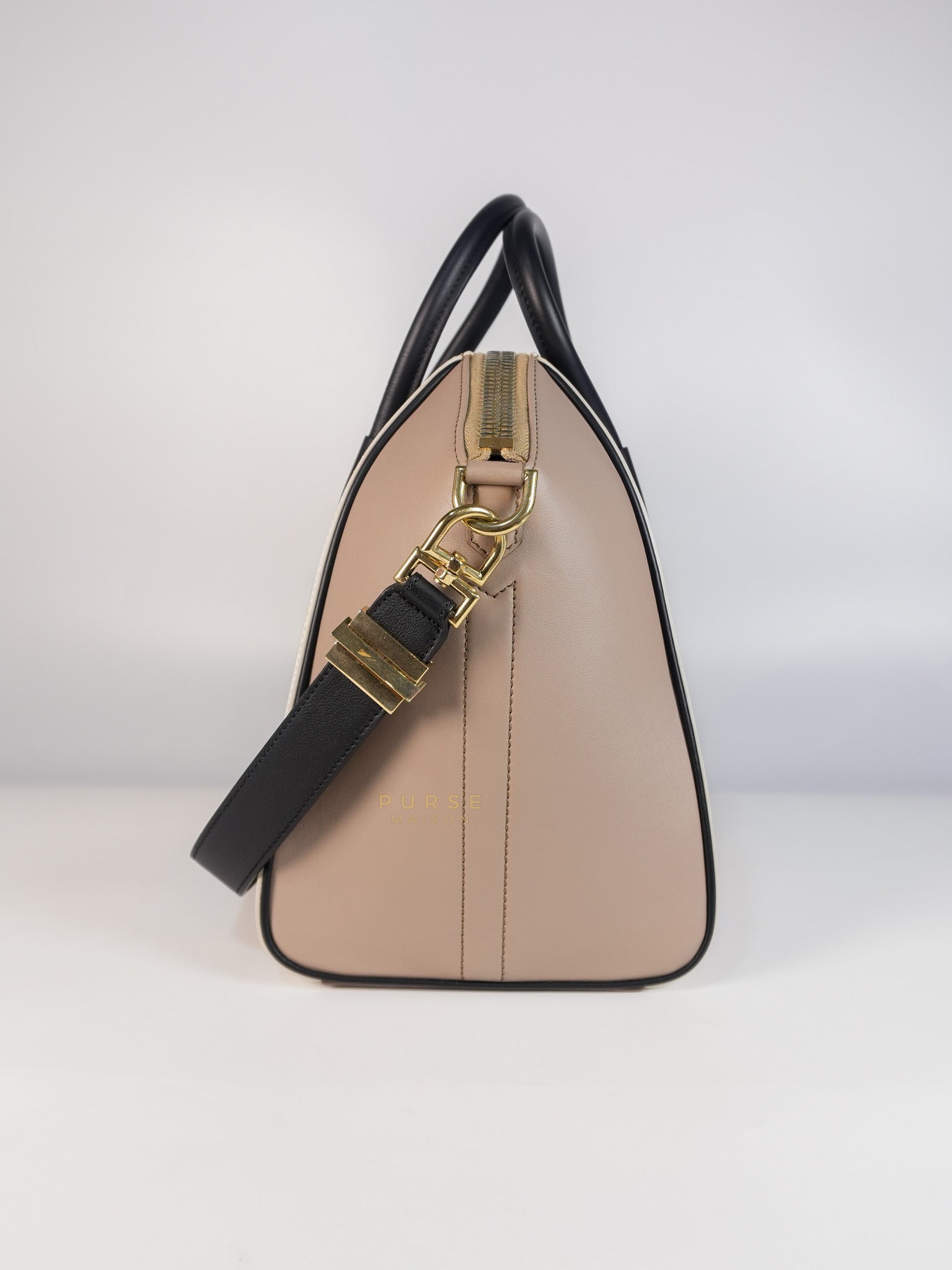 Antigona Tri-color Medium in Black/White/Beige Calfskin Leather | Purse Maison Luxury Bags Shop