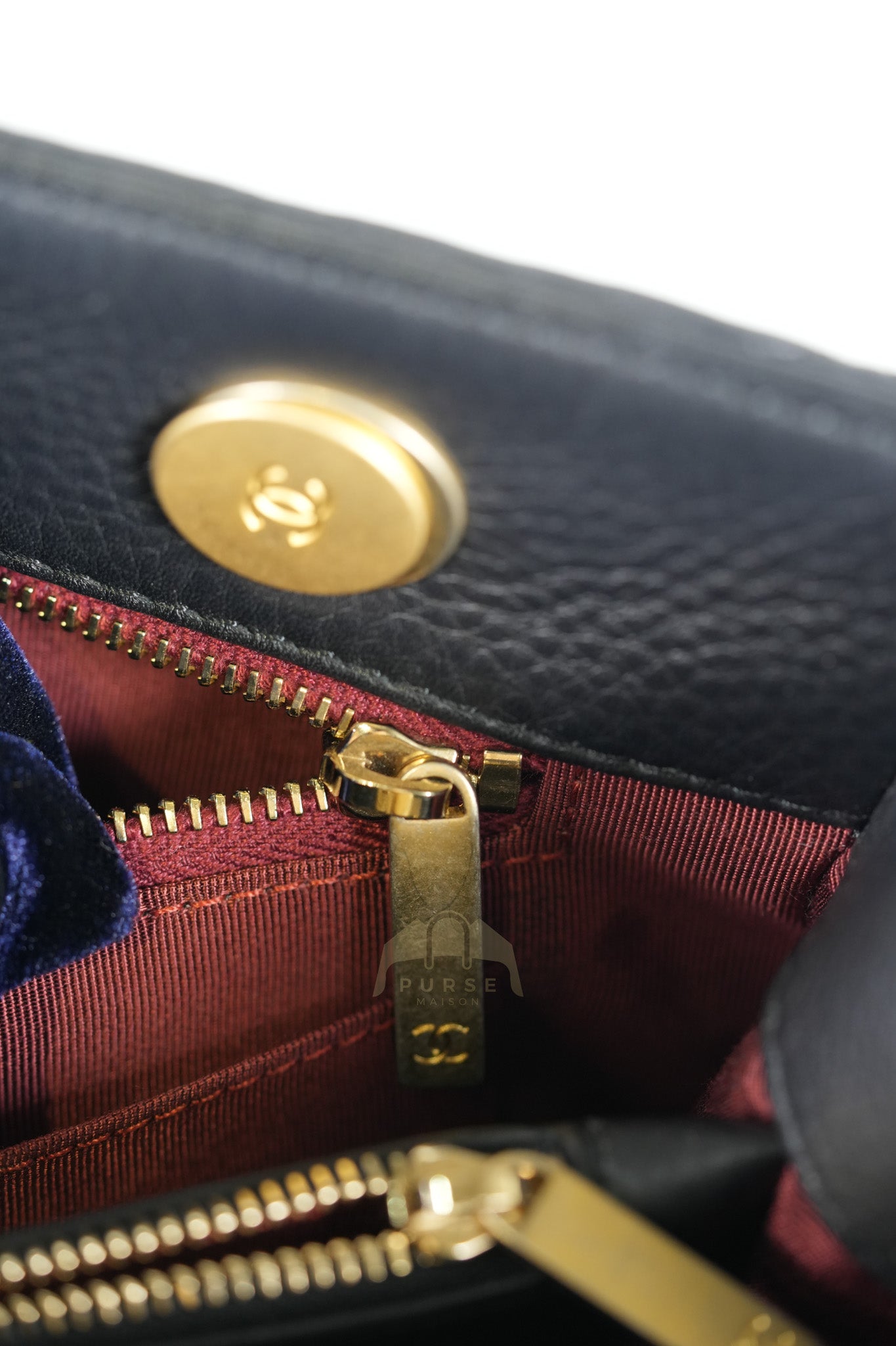 Archi Chic Small Shopping Tote in Black Quilted Grained Calfskin Leather Aged Gold Hardware (Series 25) | Purse Maison Luxury Bags Shop