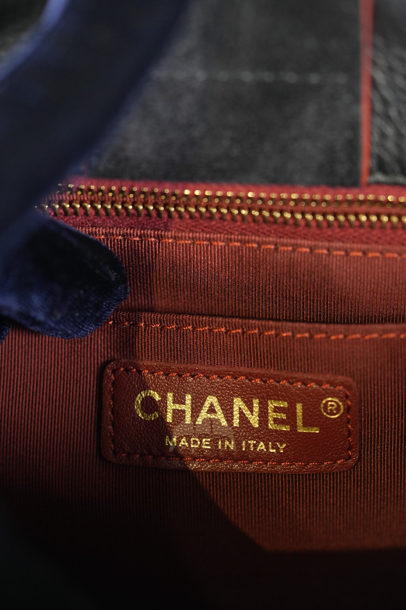 Archi Chic Small Shopping Tote in Black Quilted Grained Calfskin Leather Aged Gold Hardware (Series 25) | Purse Maison Luxury Bags Shop