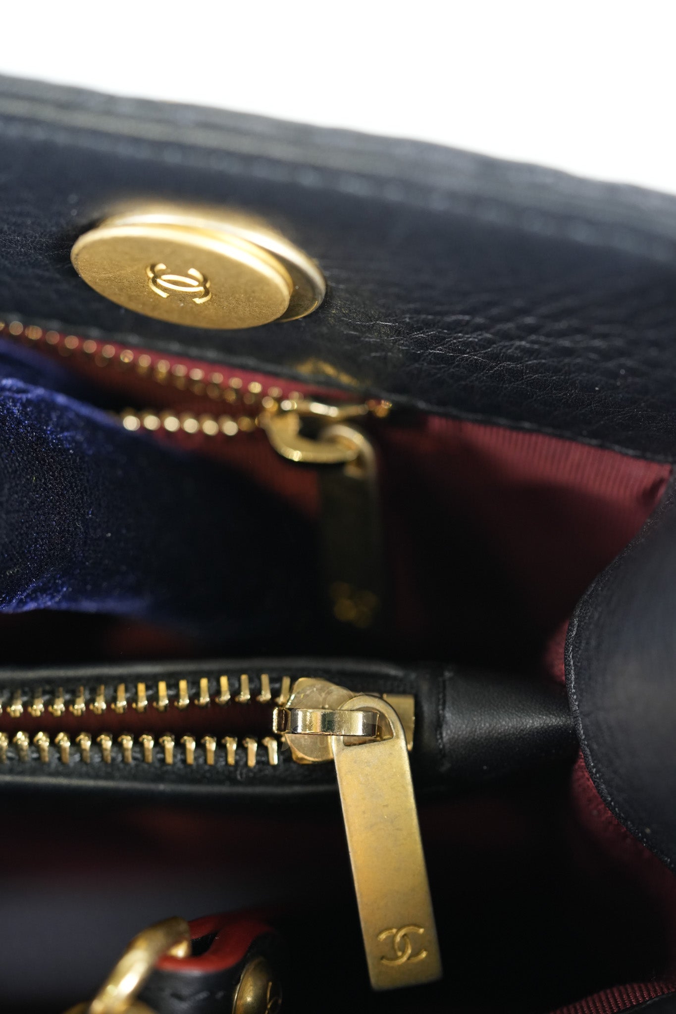 Archi Chic Small Shopping Tote in Black Quilted Grained Calfskin Leather Aged Gold Hardware (Series 25) | Purse Maison Luxury Bags Shop