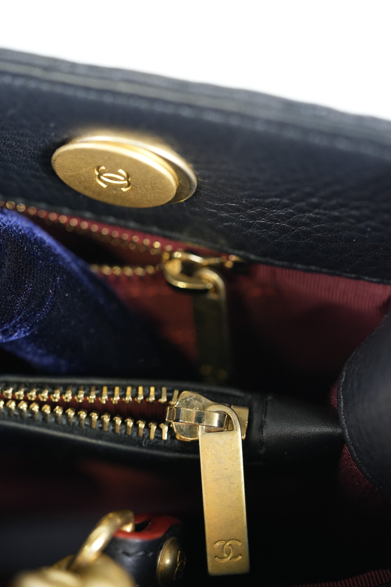 Archi Chic Small Shopping Tote in Black Quilted Grained Calfskin Leather Aged Gold Hardware (Series 25) | Purse Maison Luxury Bags Shop