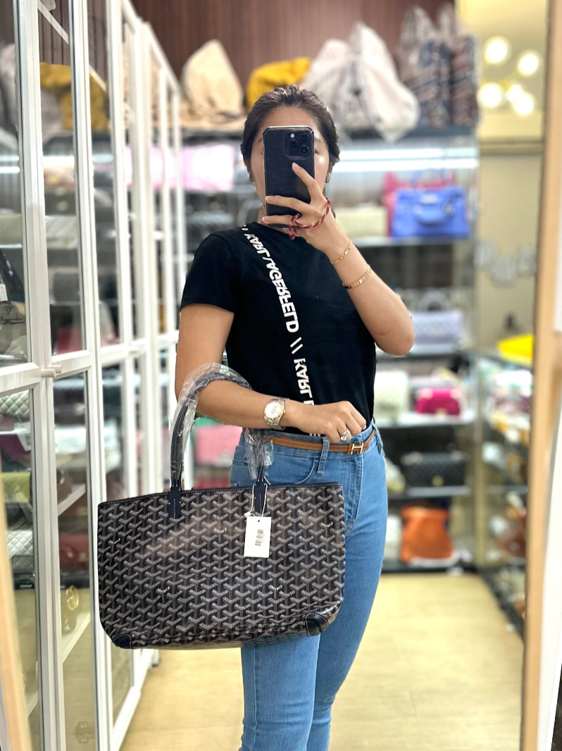Artois PM Tote Bag in Navy Blue Goyardine Canvas | Purse Maison Luxury Bags Shop