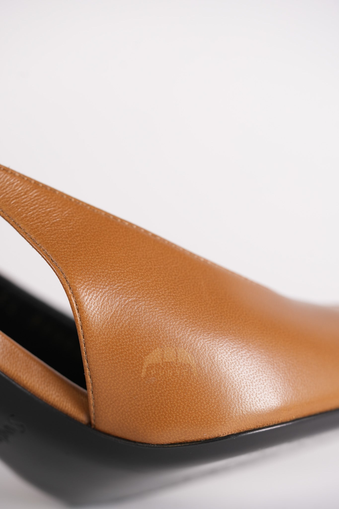 Babylone Breteuil Slingback Pumps in Macadamia Smooth Leather Size 38 (24cm) | Purse Maison Luxury Bags Shop