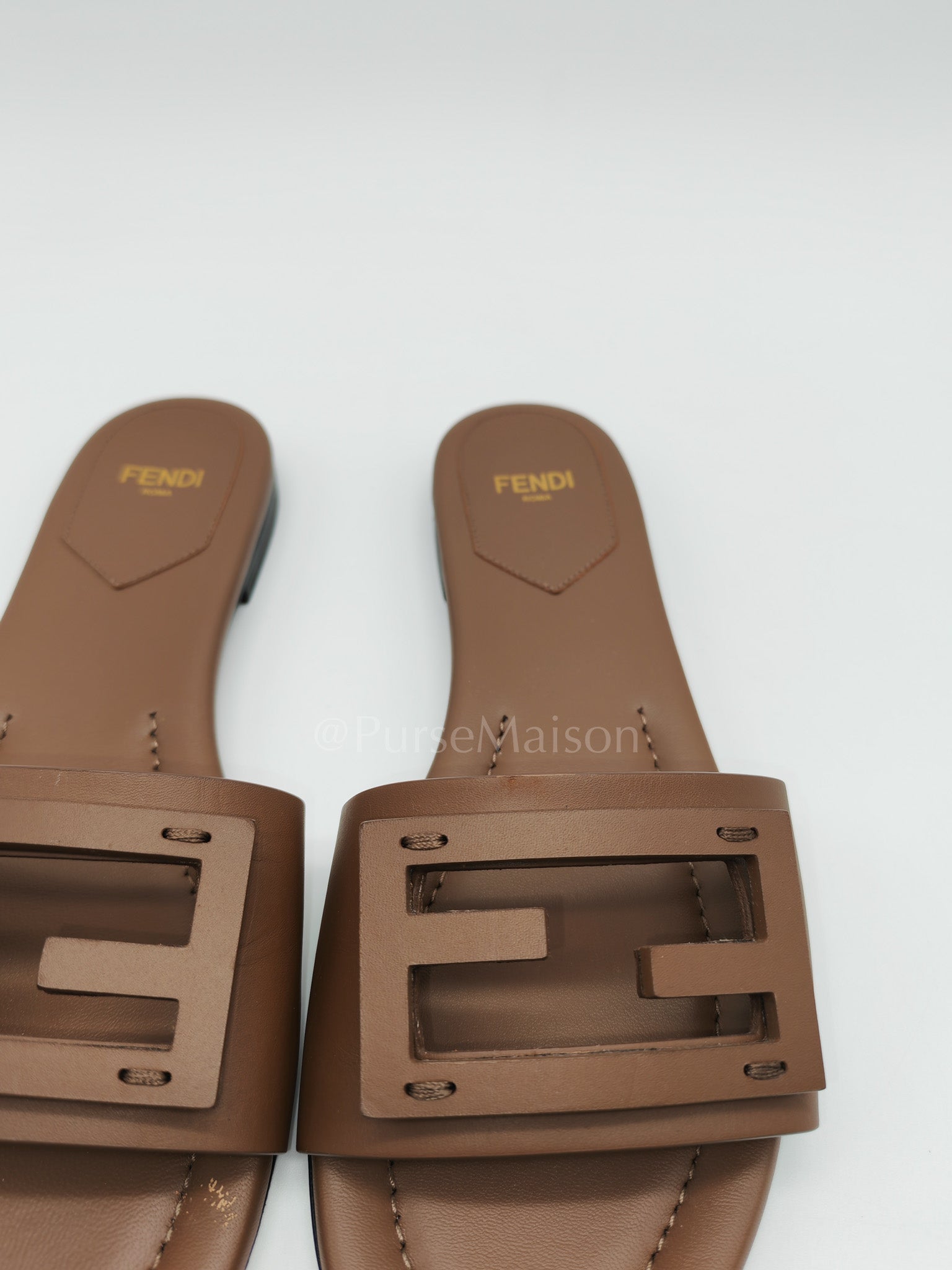 Baguette Slides in Brown Leather Size 37 EU (24 cm) | Purse Maison Luxury Bags Shop