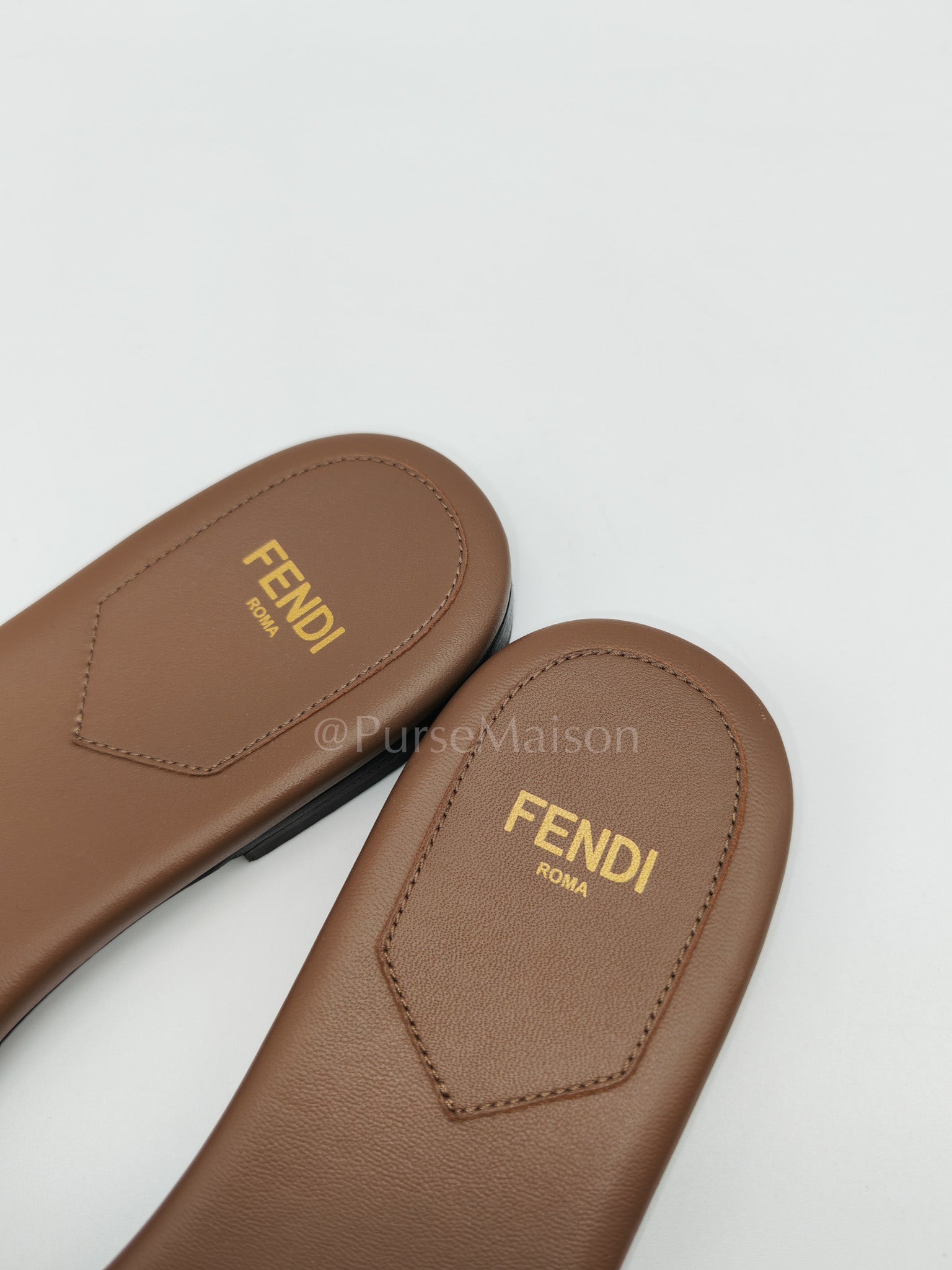 Baguette Slides in Brown Leather Size 37 EU (24 cm) | Purse Maison Luxury Bags Shop