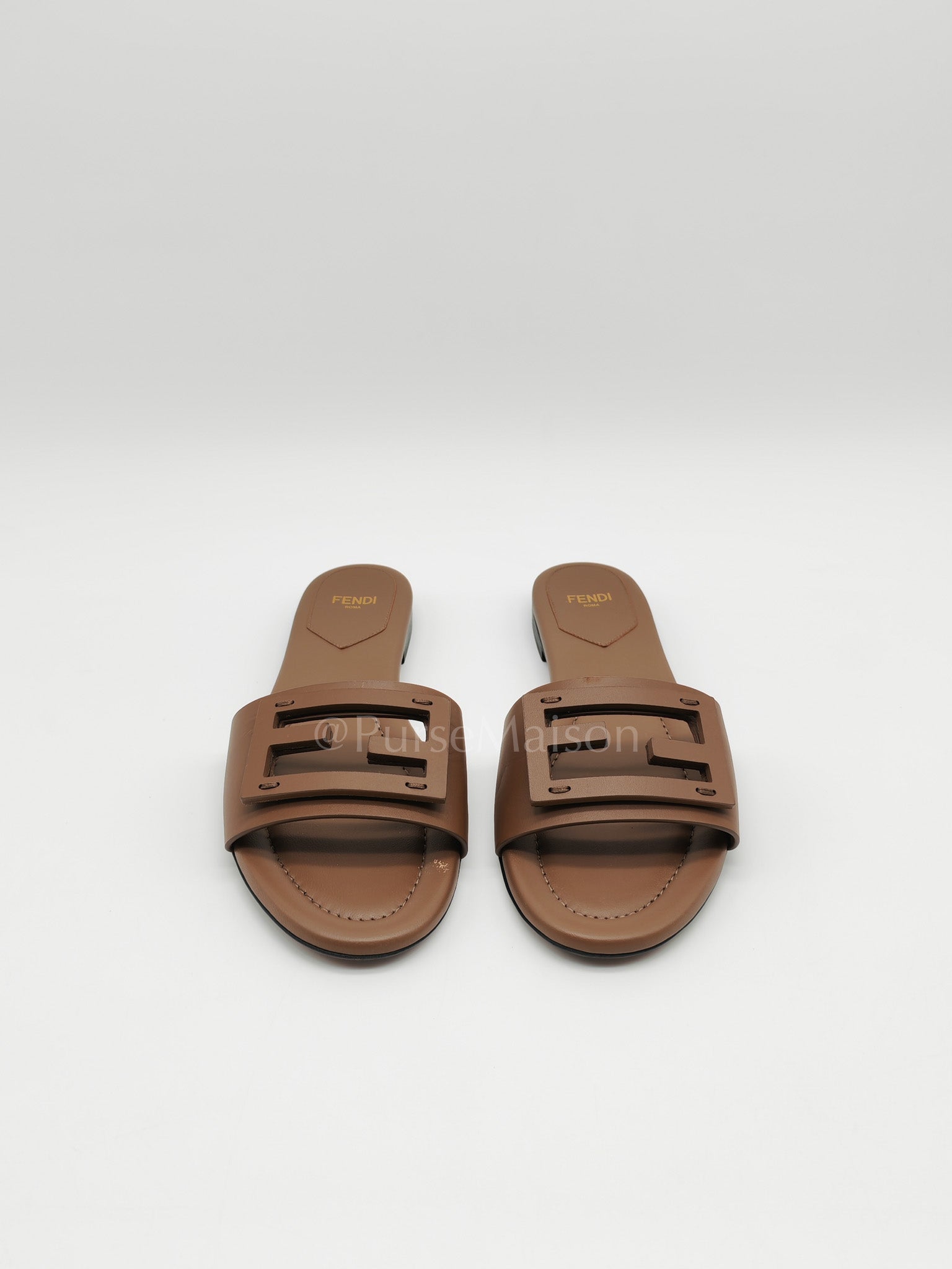 Baguette Slides in Brown Leather Size 37 EU (24 cm) | Purse Maison Luxury Bags Shop