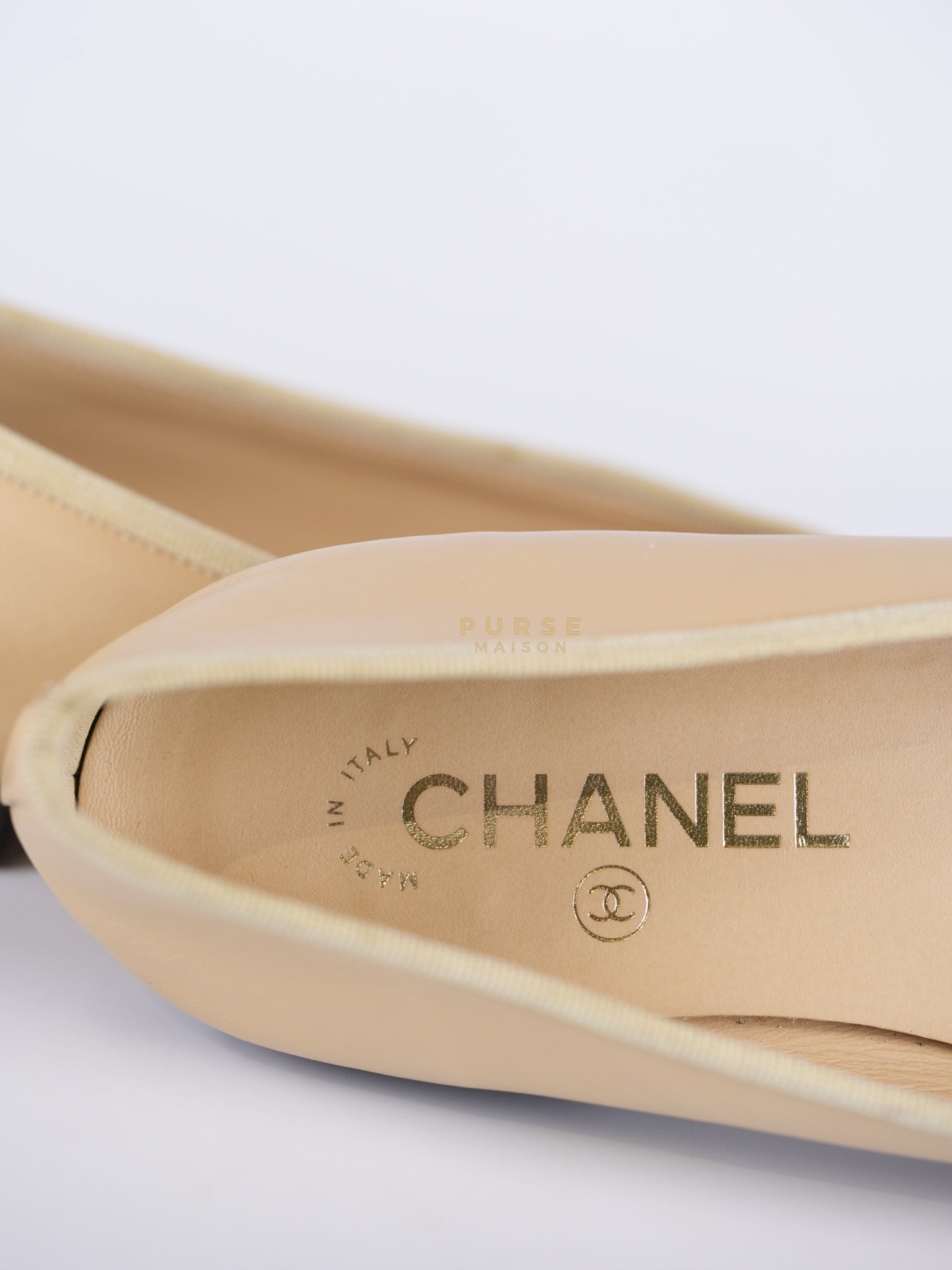 Ballerina Flats Beige/ Black Calfskin Leather Size 38 EU (24cm) | Purse Maison Luxury Bags Shop