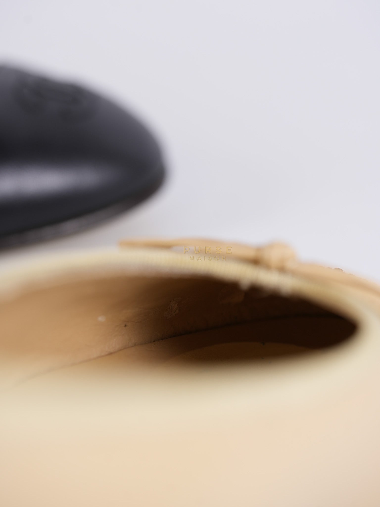 Ballerina Flats Beige/ Black Calfskin Leather Size 38 EU (24cm) | Purse Maison Luxury Bags Shop