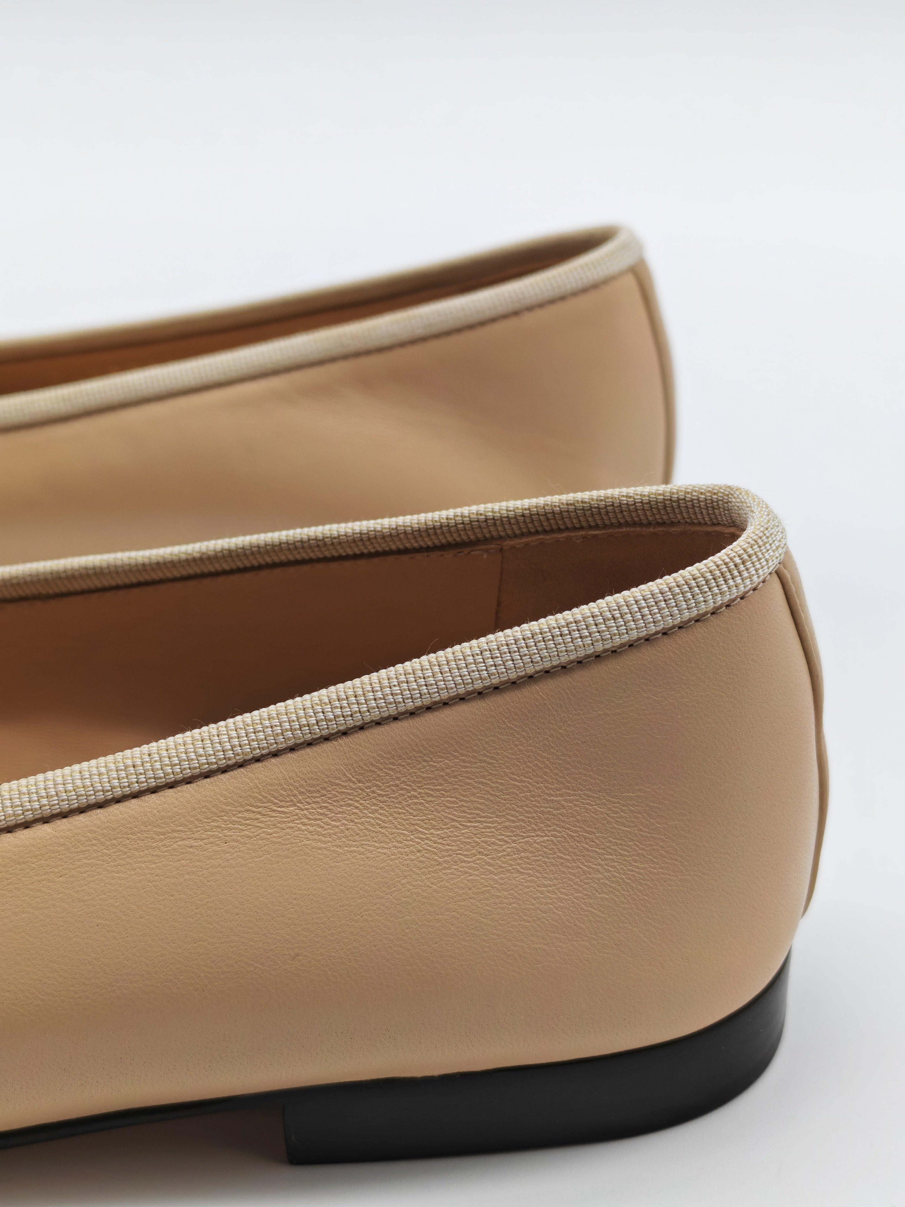 Ballerina Flats Iin Beige & Black Calfskin Leather Size 36.5EU (23 cm) | Purse Maison Luxury Bags Shop
