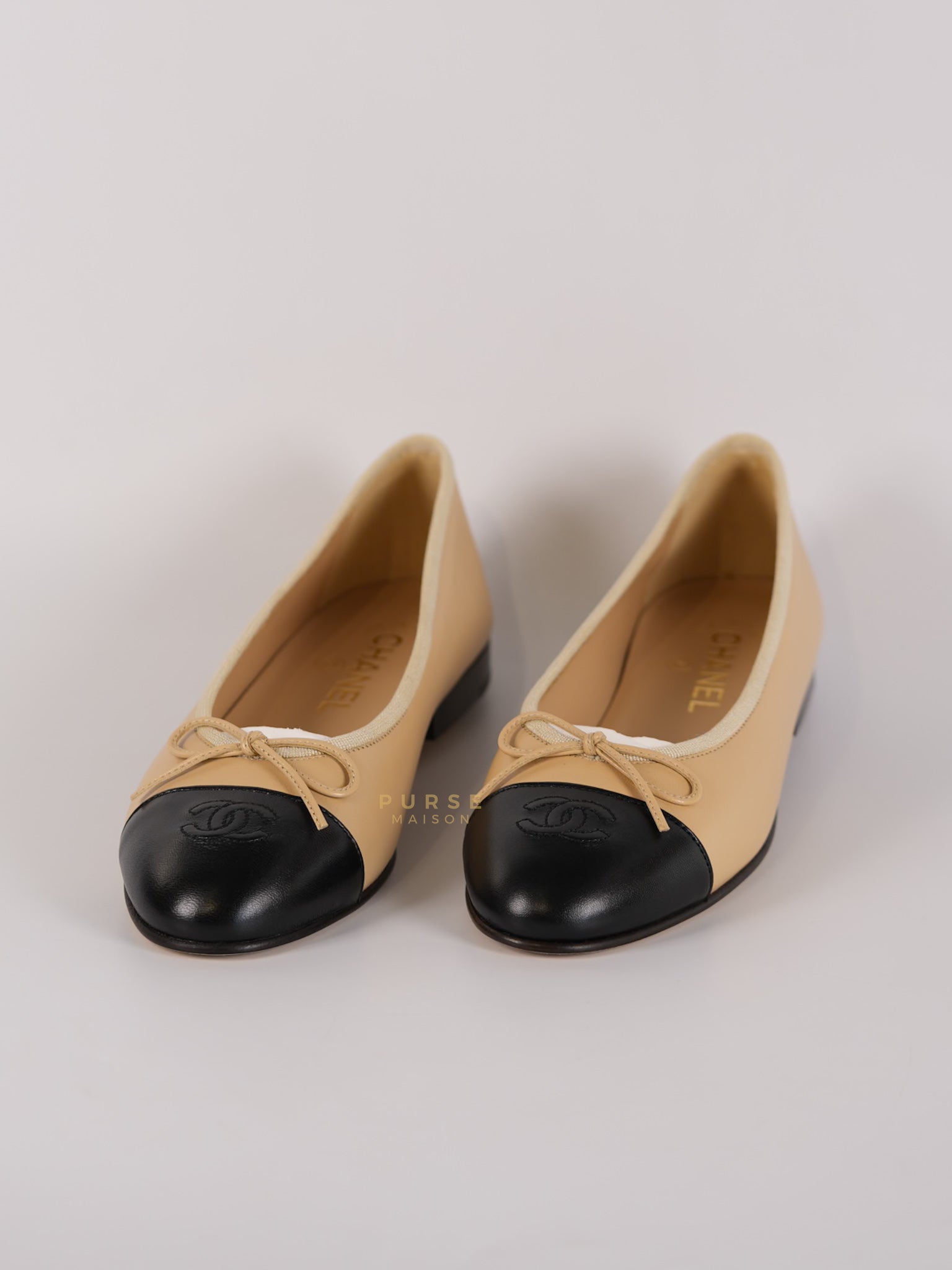 Ballet Flats Shoes CC Logo in Beige & Black Size 38 EU (24cm) | Purse Maison Luxury Bags Shop