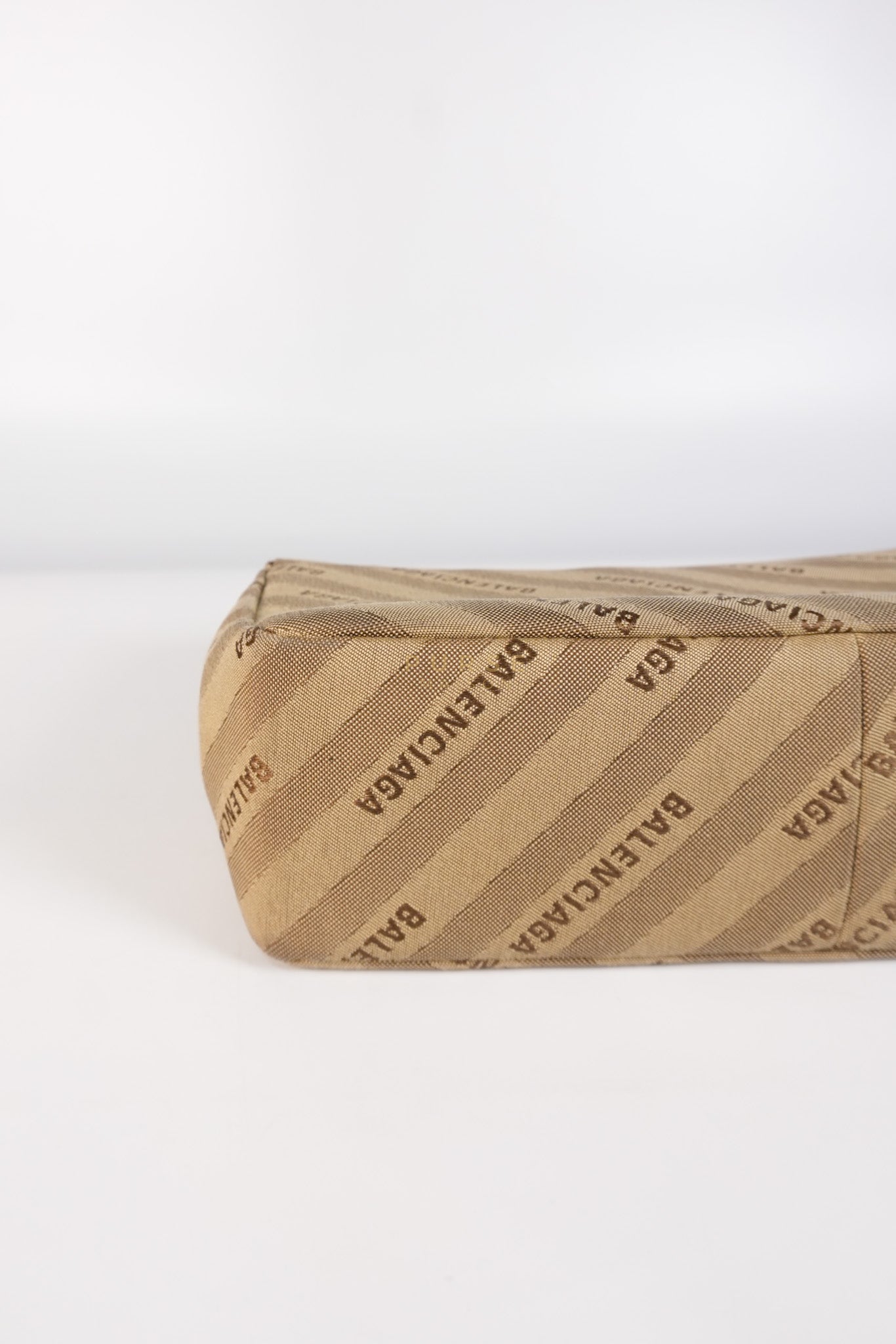 BB logo Chain Monogram Shoulder Bag | Purse Maison Luxury Bags Shop