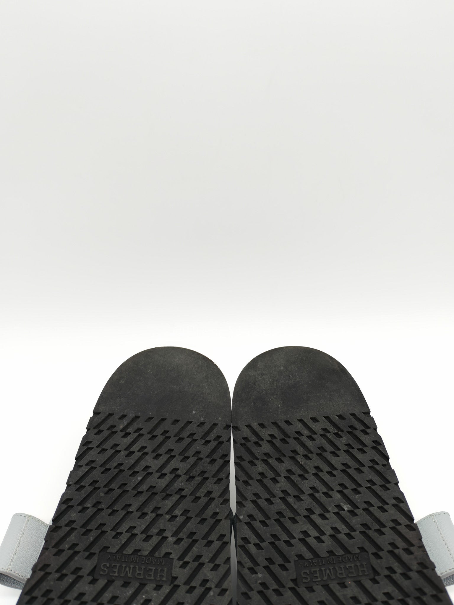Hermes Chypre Sandals gris nuage size 40