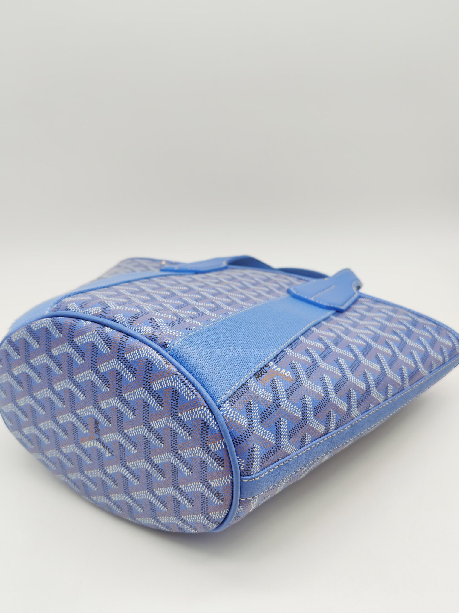 Belharra PM Tote Bag in Iris Goyardine Canvas | Purse Maison Luxury Bags Shop