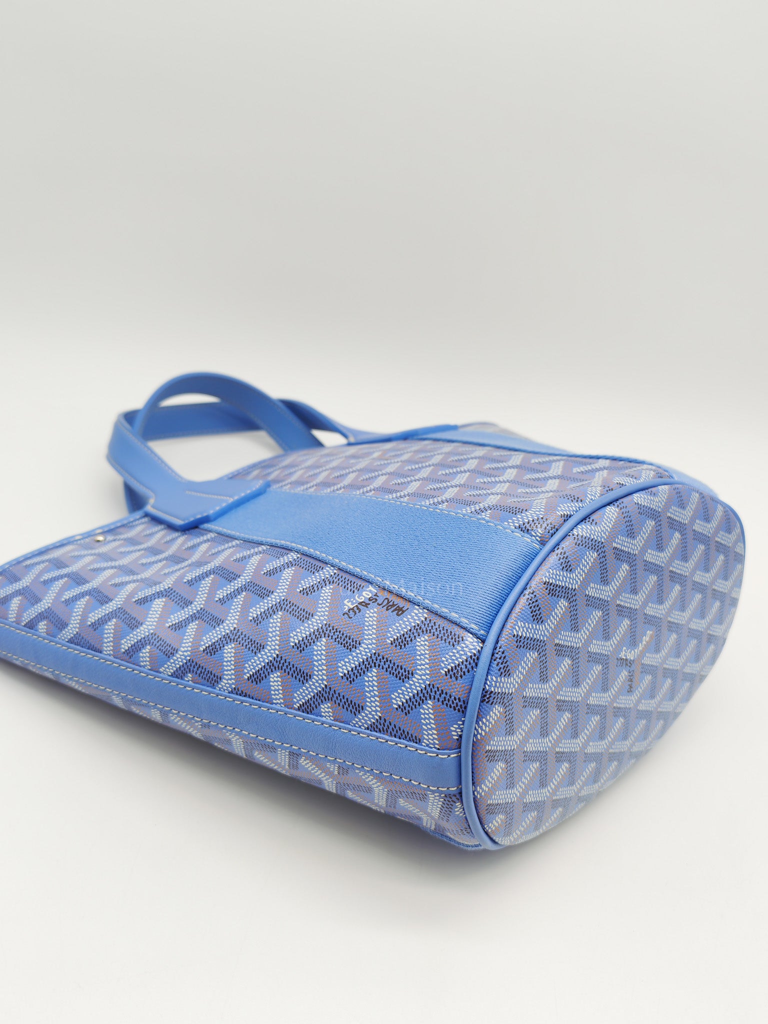 Belharra PM Tote Bag in Iris Goyardine Canvas | Purse Maison Luxury Bags Shop