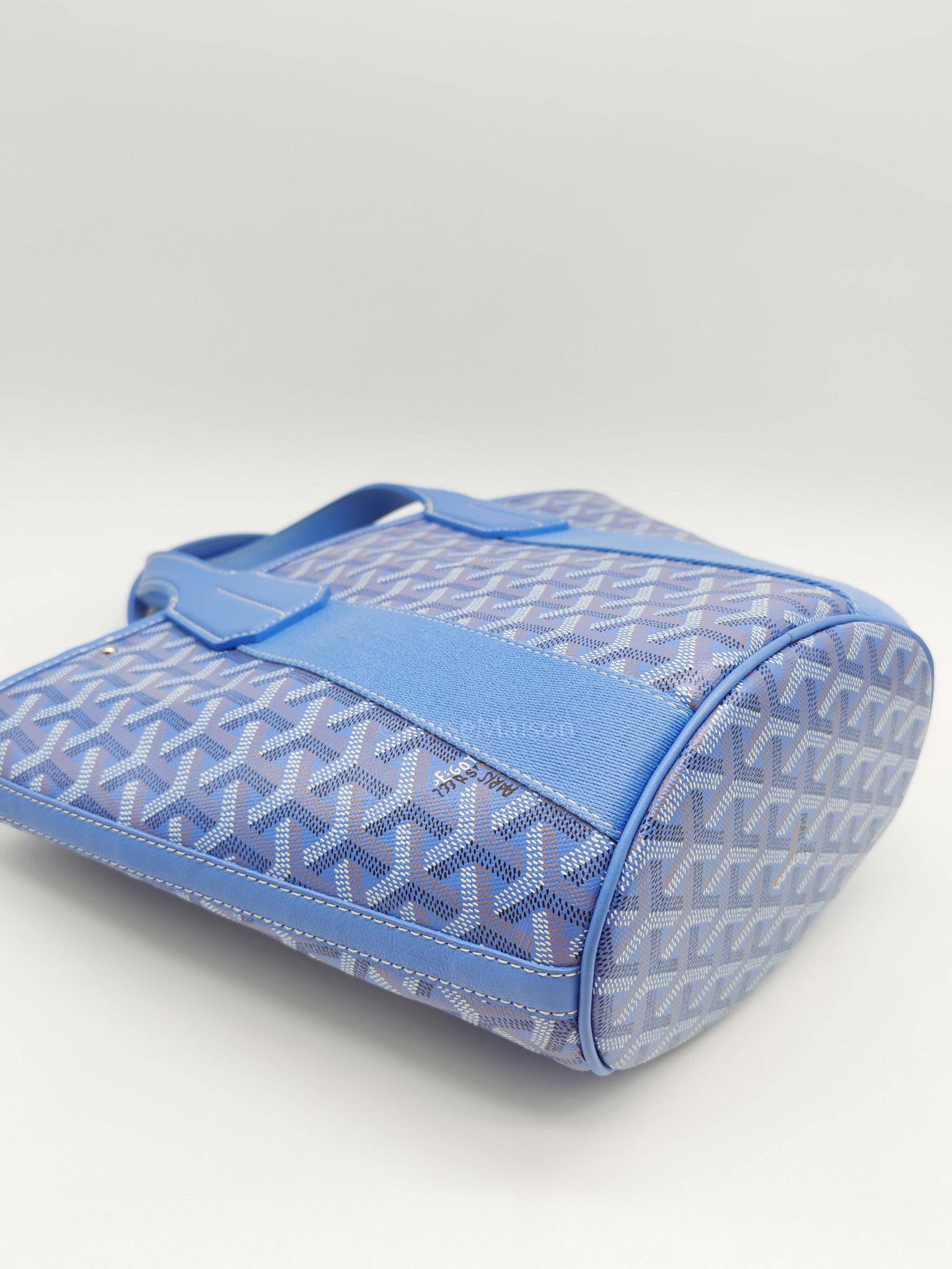 Belharra PM Tote Bag in Iris Goyardine Canvas | Purse Maison Luxury Bags Shop