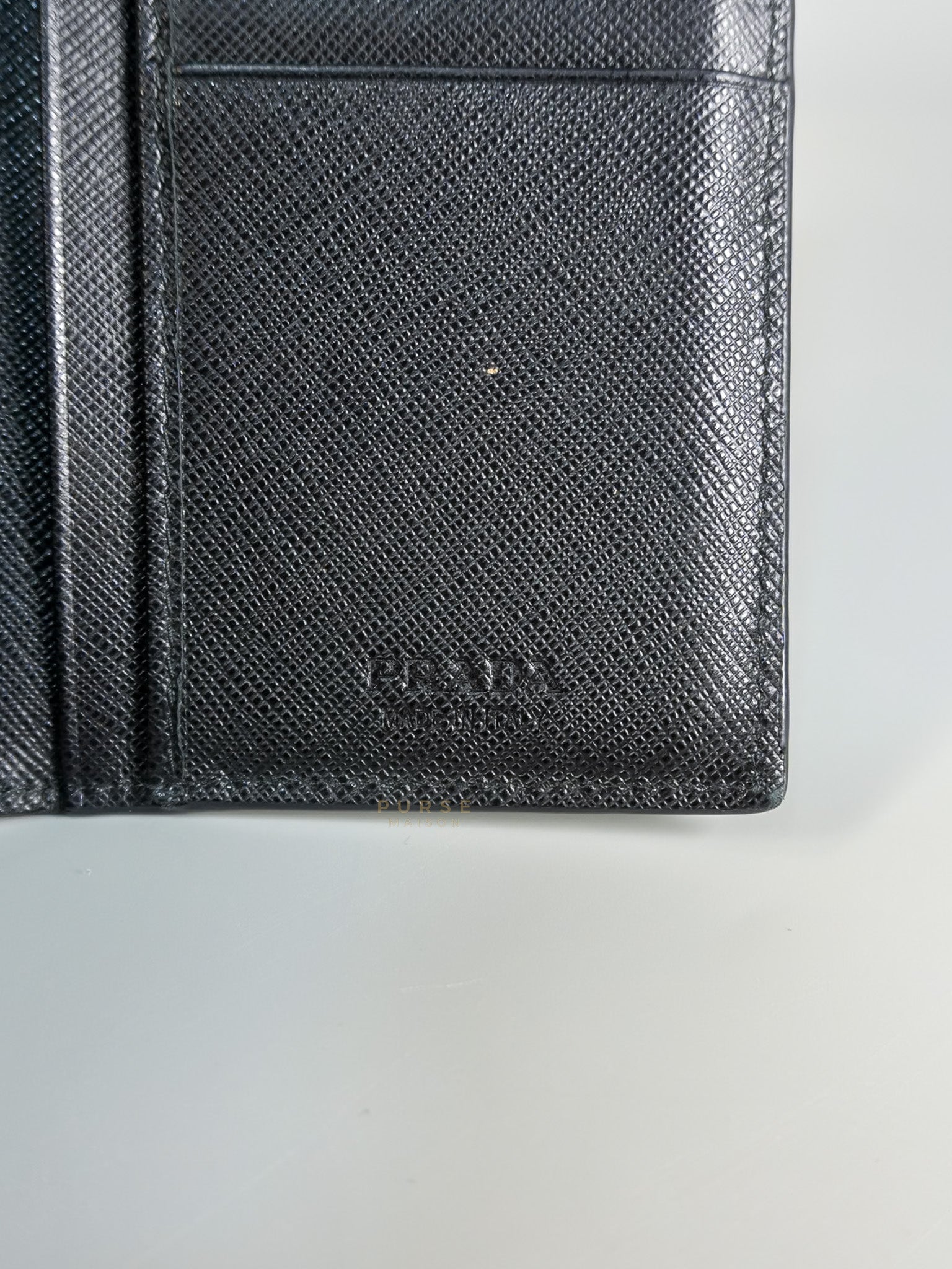 Bi-fold Wallet in Black Saffiano Leather | Purse Maison Luxury Bags Shop