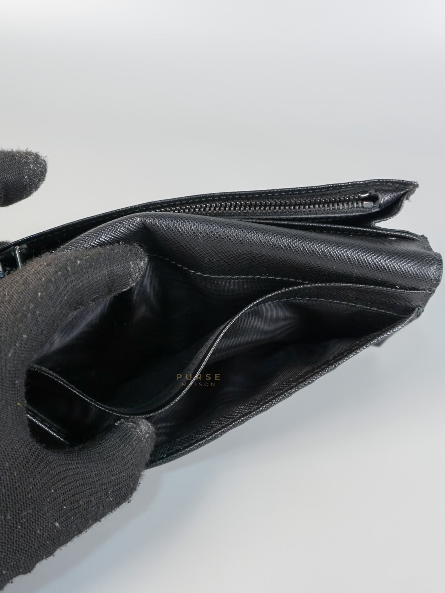 Bi-fold Wallet in Black Saffiano Leather | Purse Maison Luxury Bags Shop
