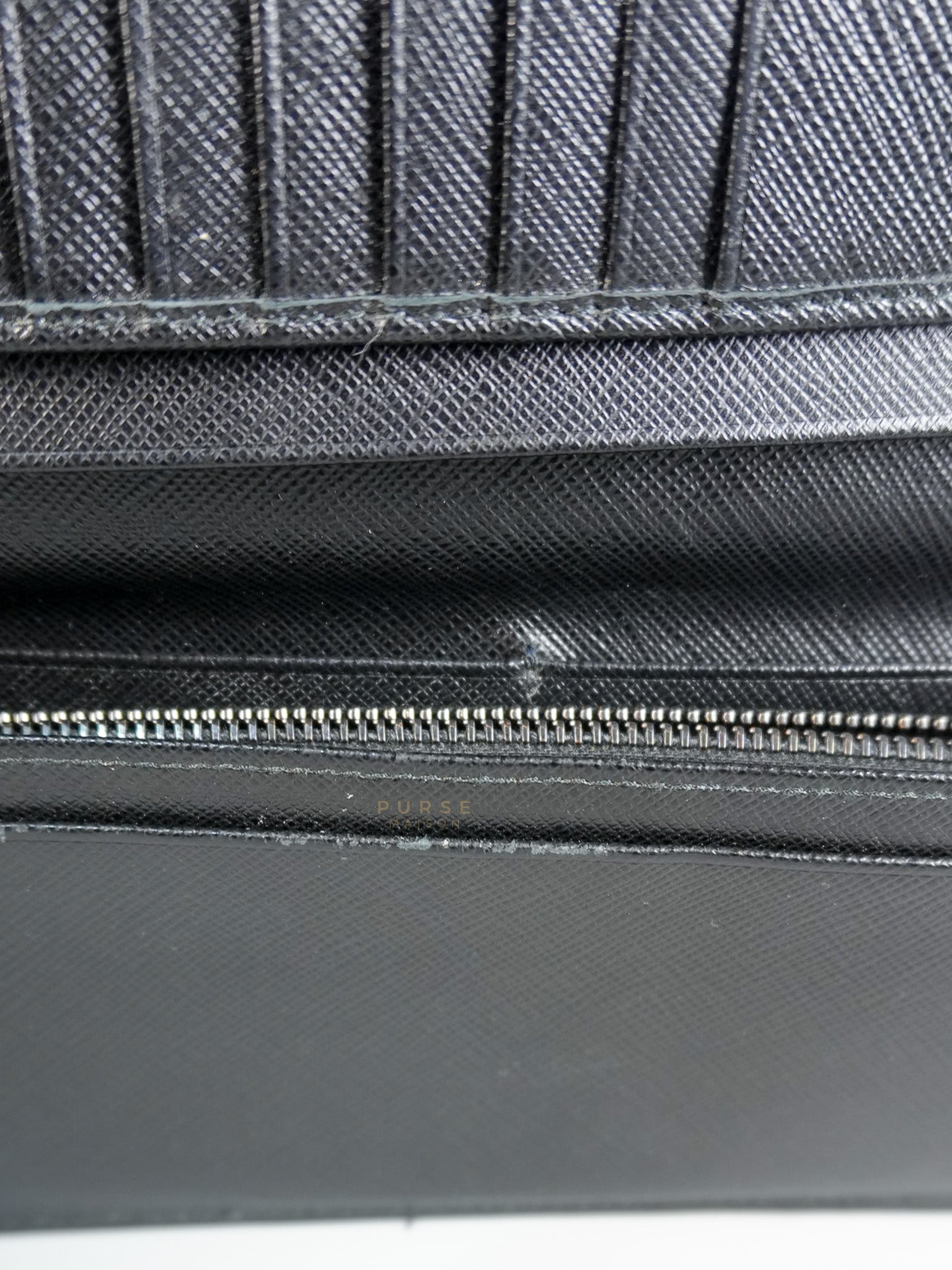 Bi-fold Wallet in Black Saffiano Leather | Purse Maison Luxury Bags Shop