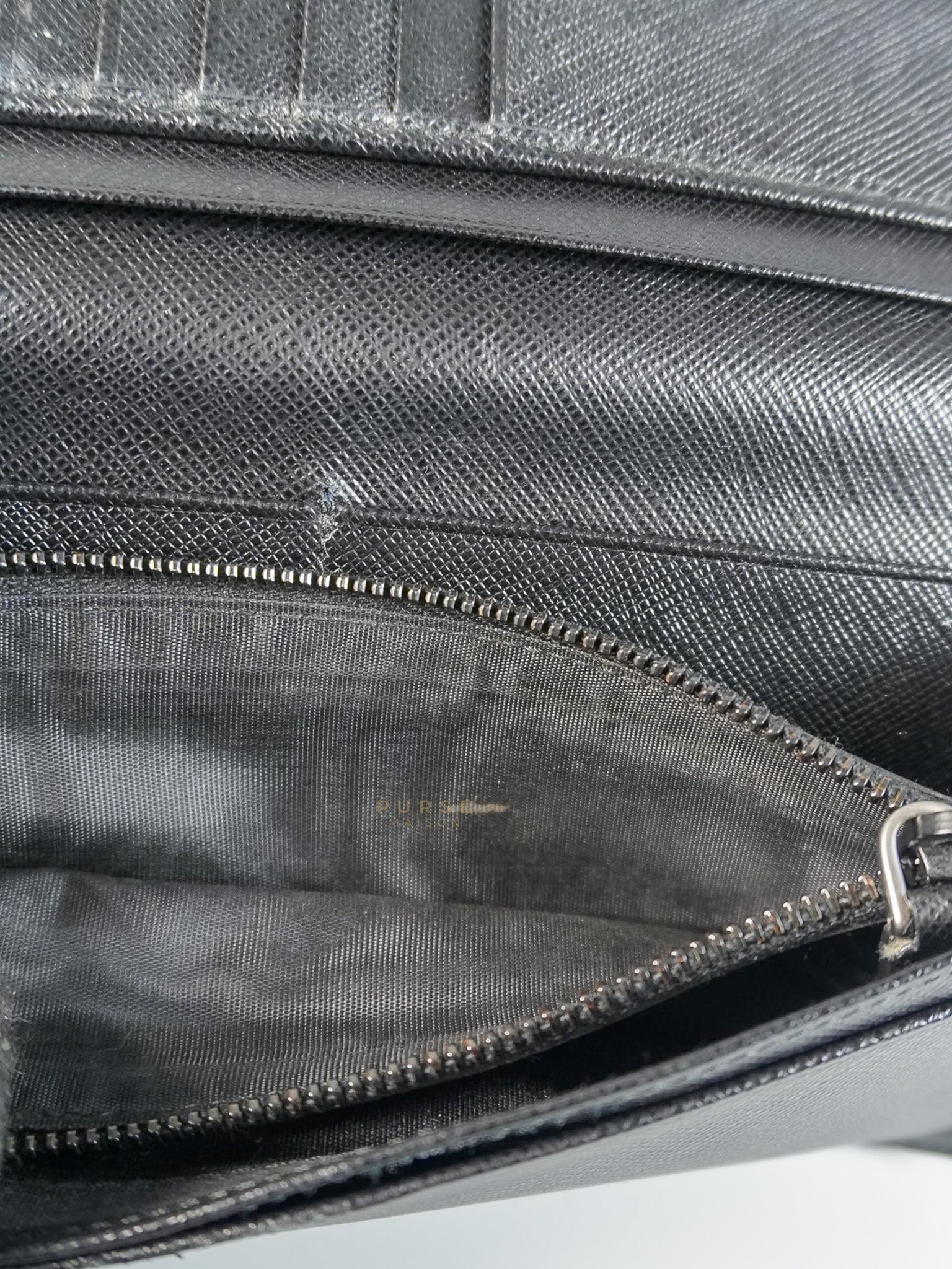 Bi-fold Wallet in Black Saffiano Leather | Purse Maison Luxury Bags Shop