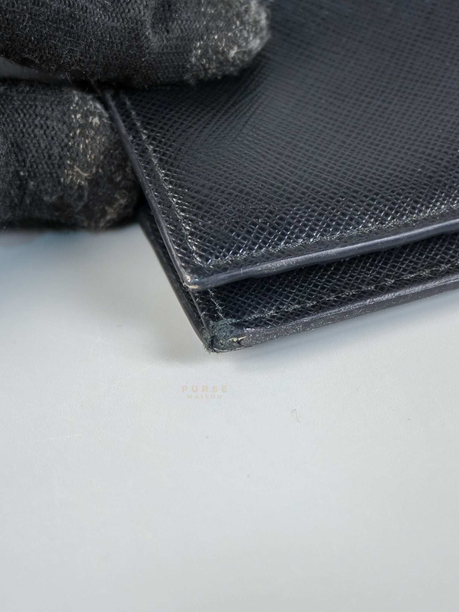 Bi-fold Wallet in Black Saffiano Leather | Purse Maison Luxury Bags Shop