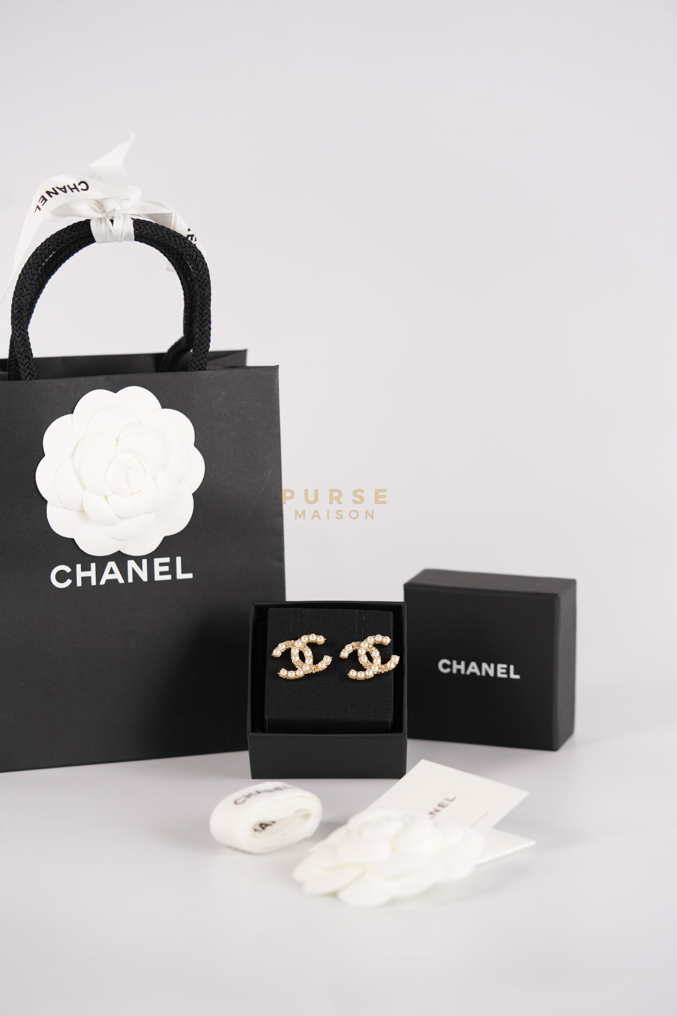 Big CC Pearl Stud Earrings in Gold Hardware