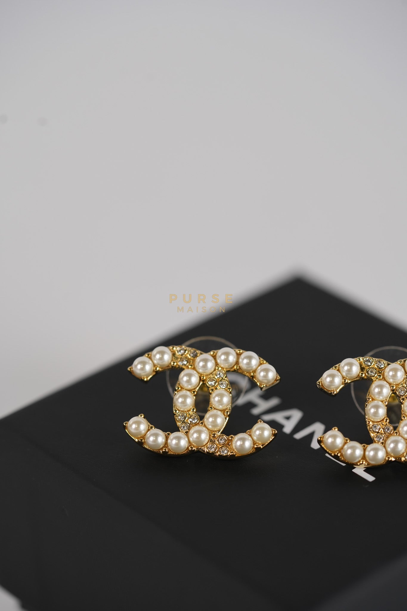 Big CC Pearl Stud Earrings in Gold Hardware