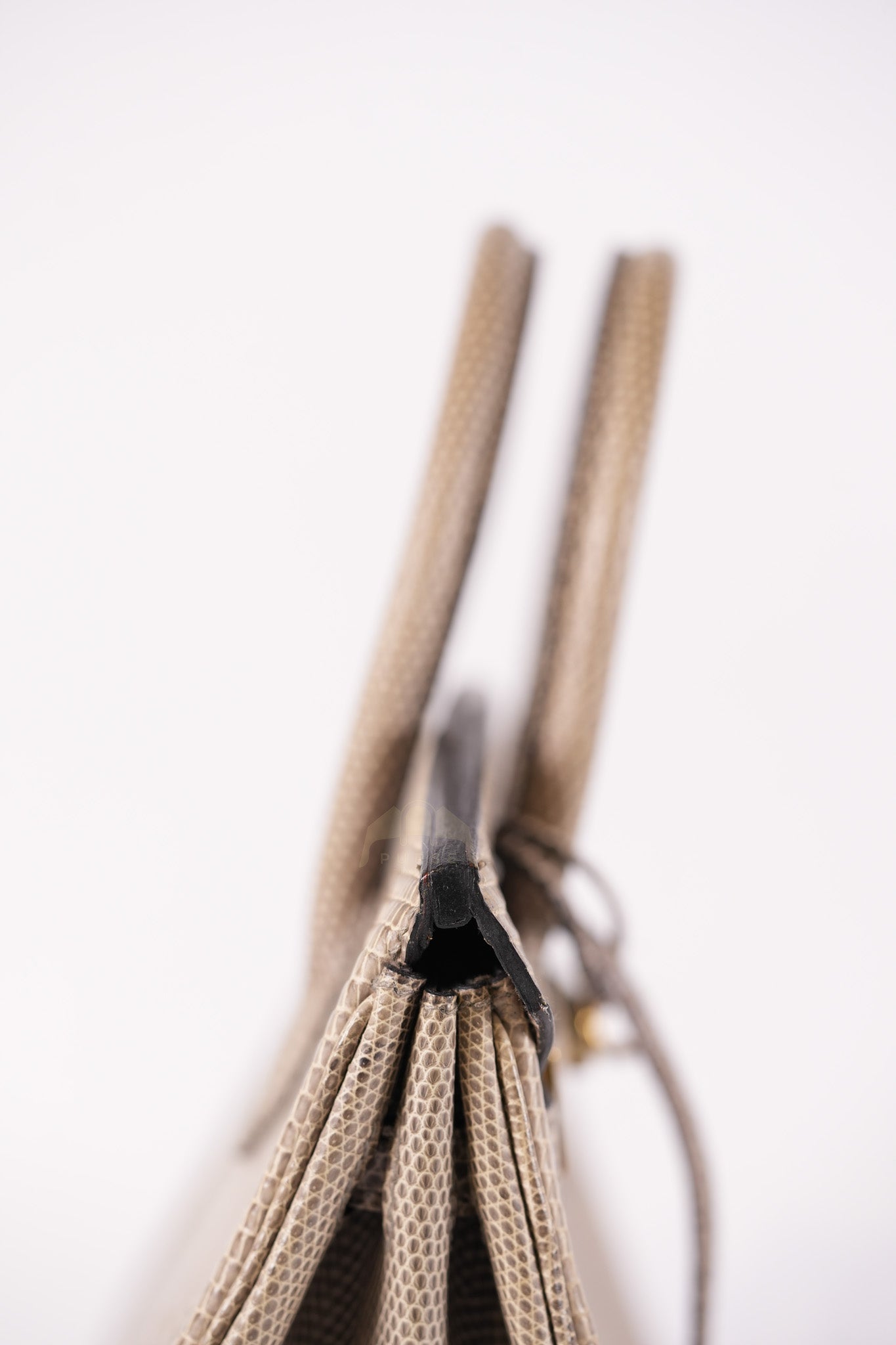 Birkin 25 Lizard Gris Tourterelle Gold hardware Stamp P (2012) | Purse Maison Luxury Bags Shop