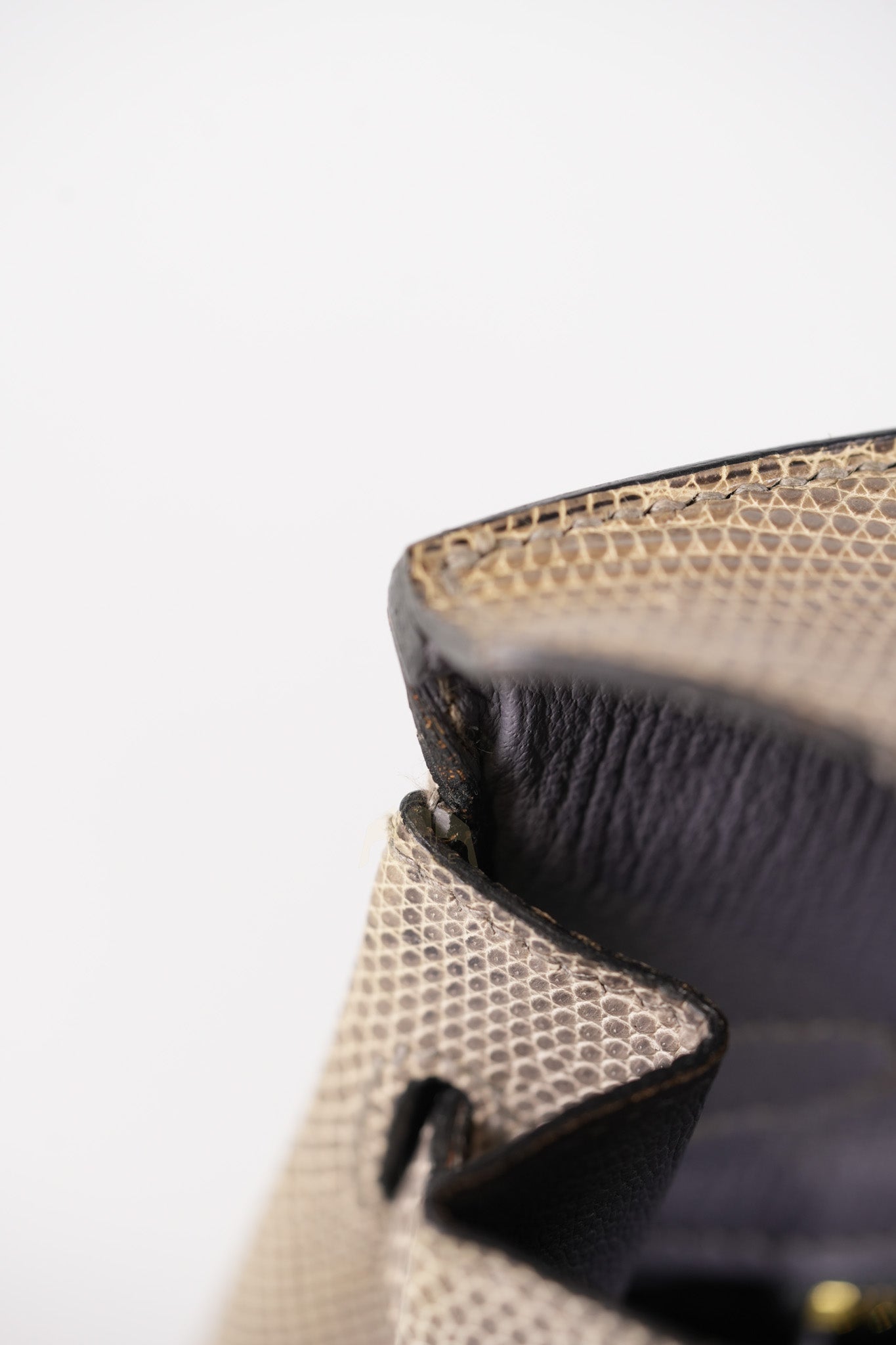 Birkin 25 Lizard Gris Tourterelle Gold hardware Stamp P (2012) | Purse Maison Luxury Bags Shop