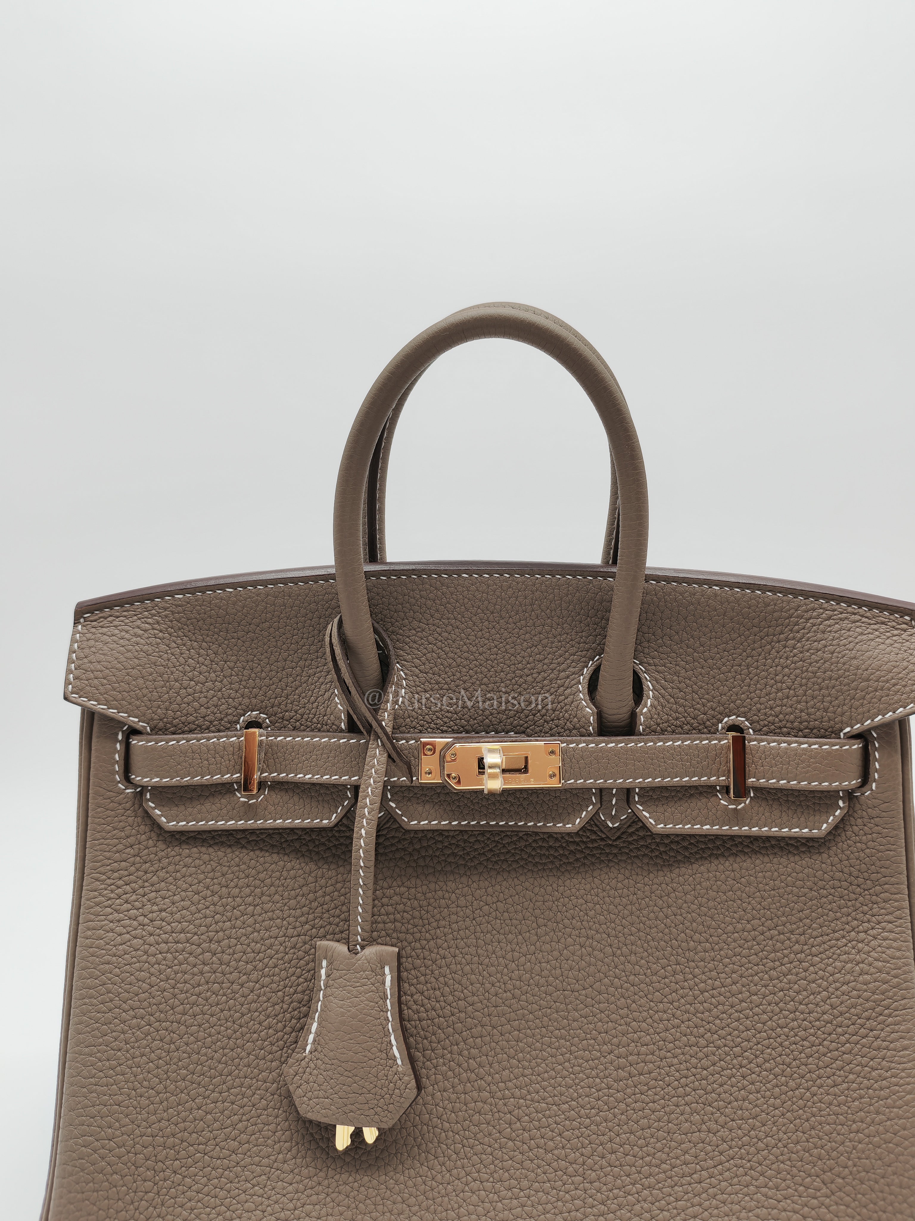 Birkin 25 Retourne in Etoupe Togo Leather and Gold Hardware Stamp W (2024) | Purse Maison Luxury Bags Shop