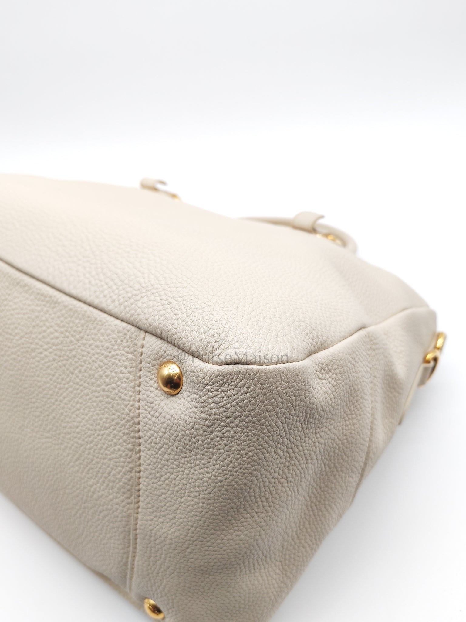BL0817 Vitello Daino Off-White in Soft Pebbled Calfskin Leather | Purse Maison Luxury Bags Shop