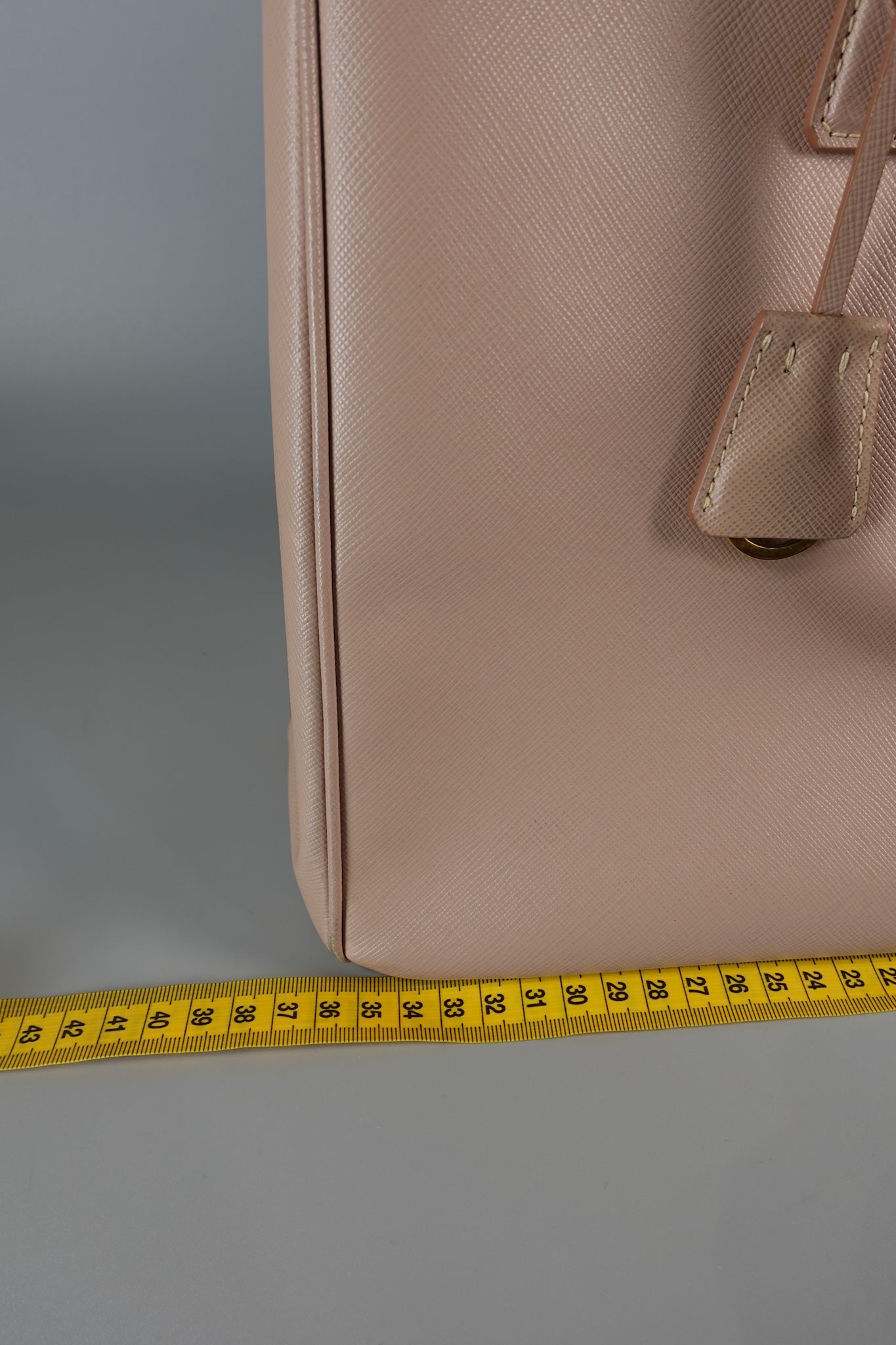 BN1786 Galleria Double Zip Large in Cammeo Saffiano Lux | BN1786 Galleria Double Zip Large in Cammeo Saffiano Lux |