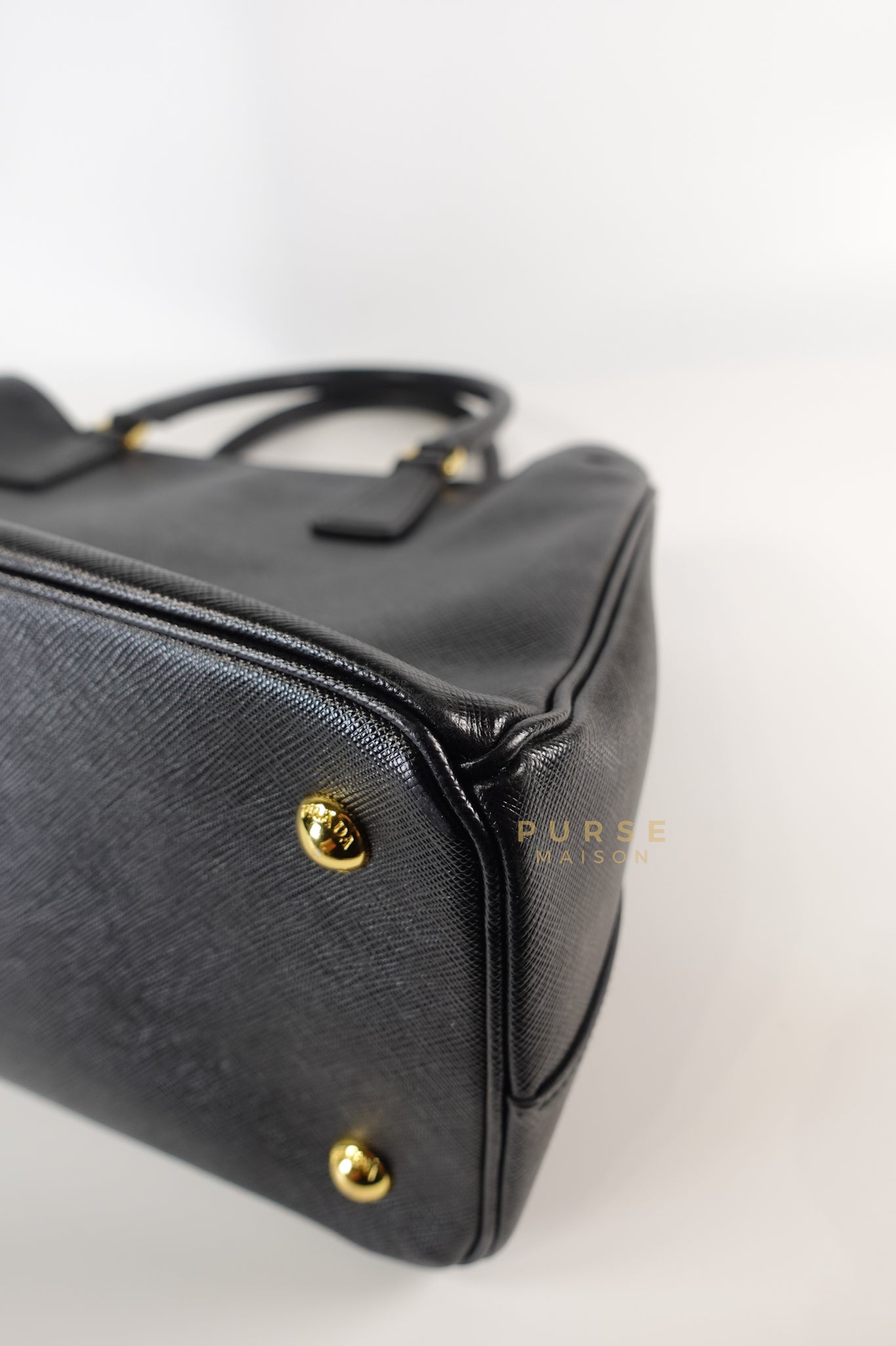 BN1874 Galleria Single Zip Large in Black Soft Calf Bag | Purse Maison Luxury Bags Shop