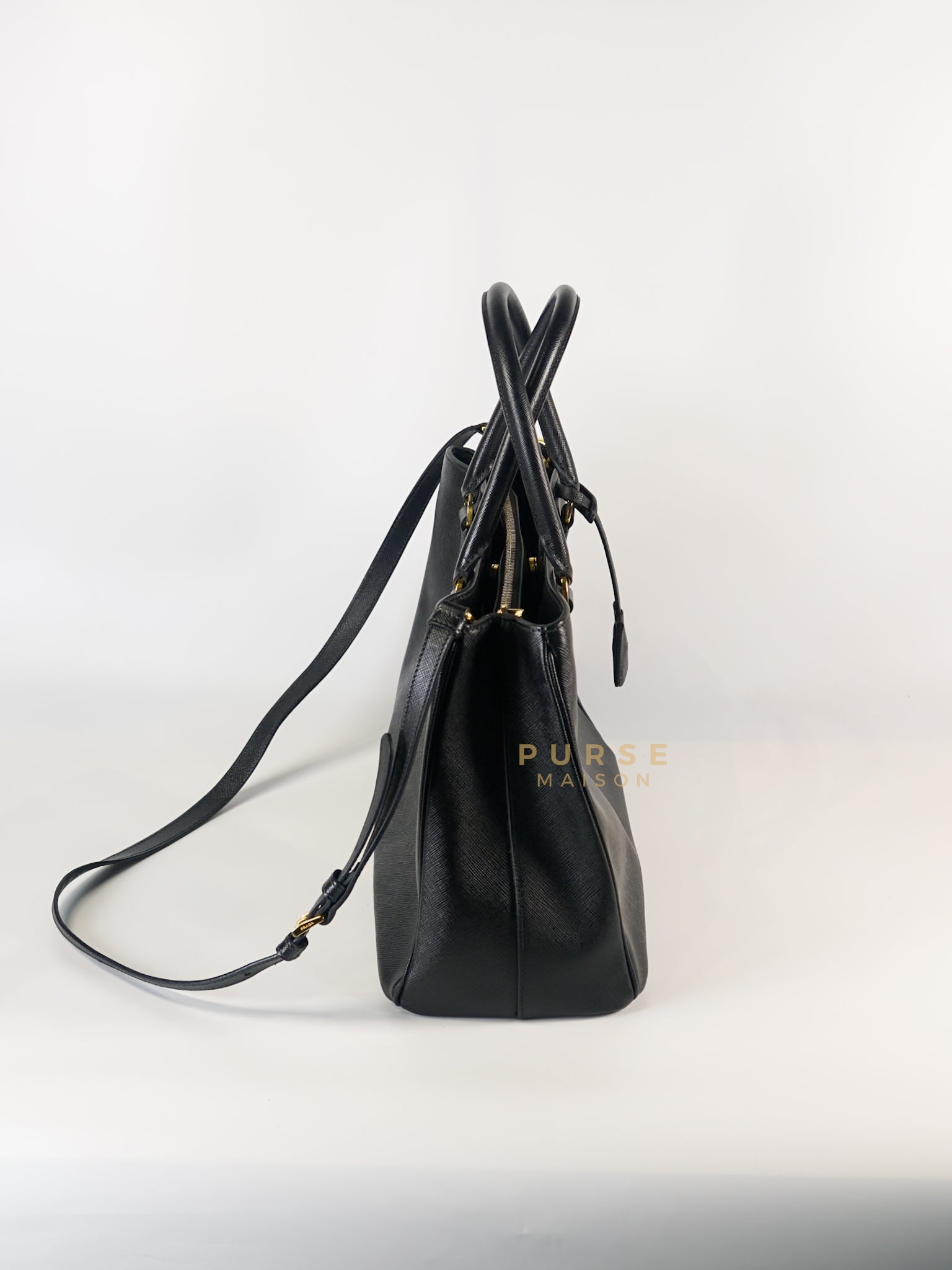 BN1874 Galleria Single Zip Large in Black Soft Calf Bag | Purse Maison Luxury Bags Shop