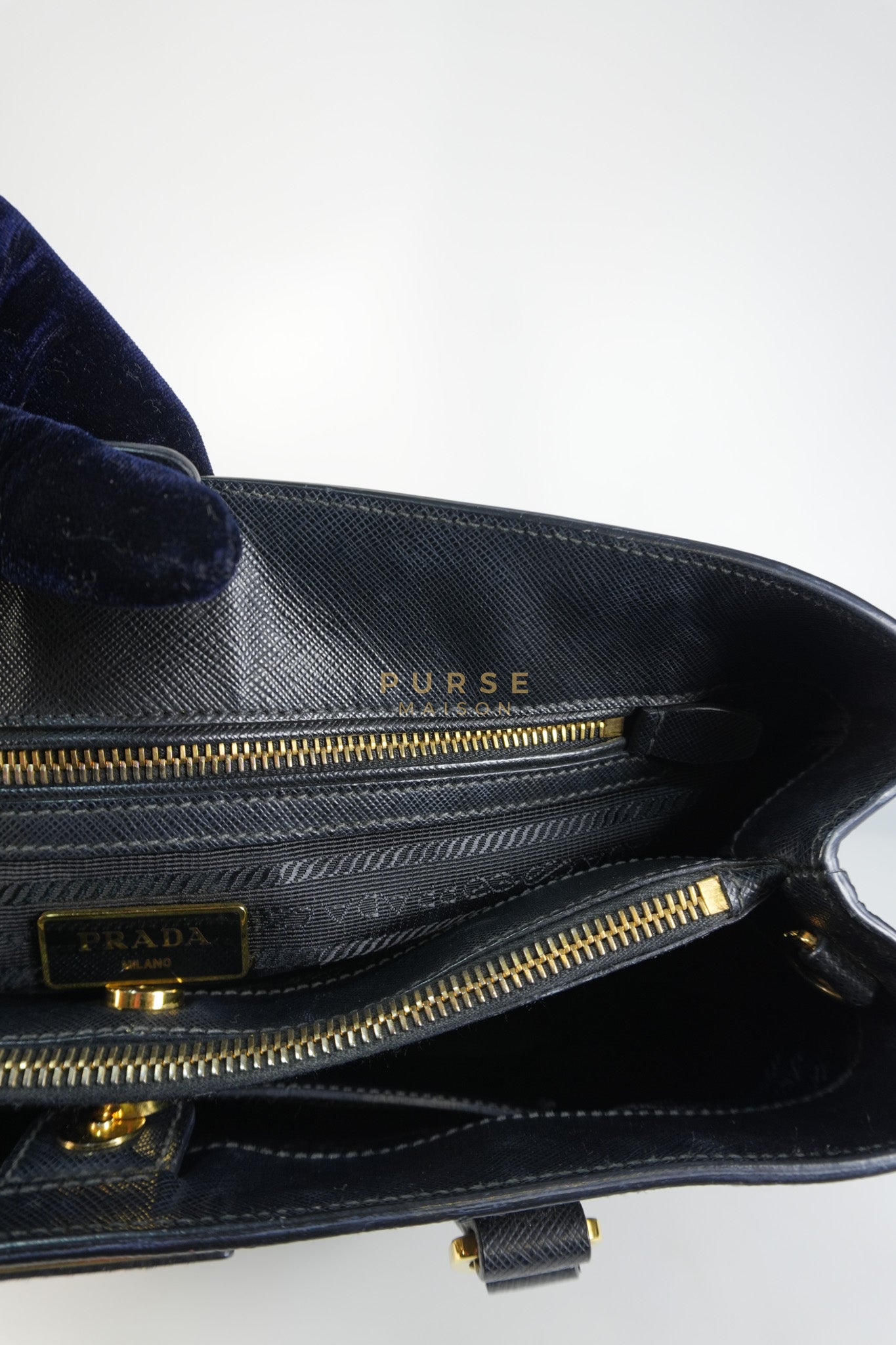 BN1874 Galleria Single Zip Tote Bag Medium in Black Saffiano Leather Lux | Purse Maison Luxury Bags Shop