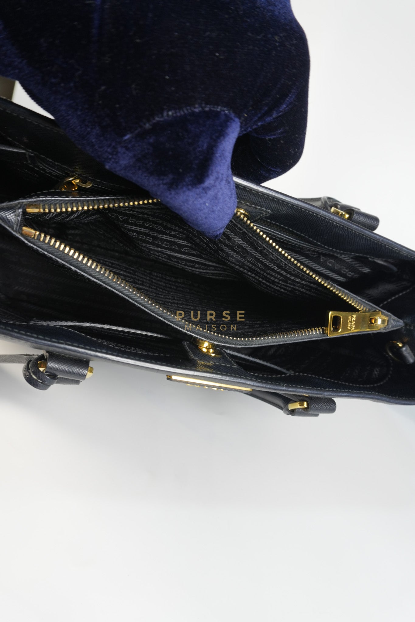 BN1874 Galleria Single Zip Tote Bag Medium in Black Saffiano Leather Lux | Purse Maison Luxury Bags Shop