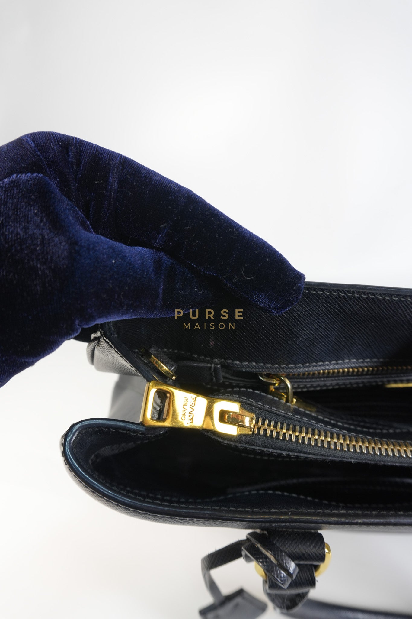 BN1874 Galleria Single Zip Tote Bag Medium in Black Saffiano Leather Lux | Purse Maison Luxury Bags Shop