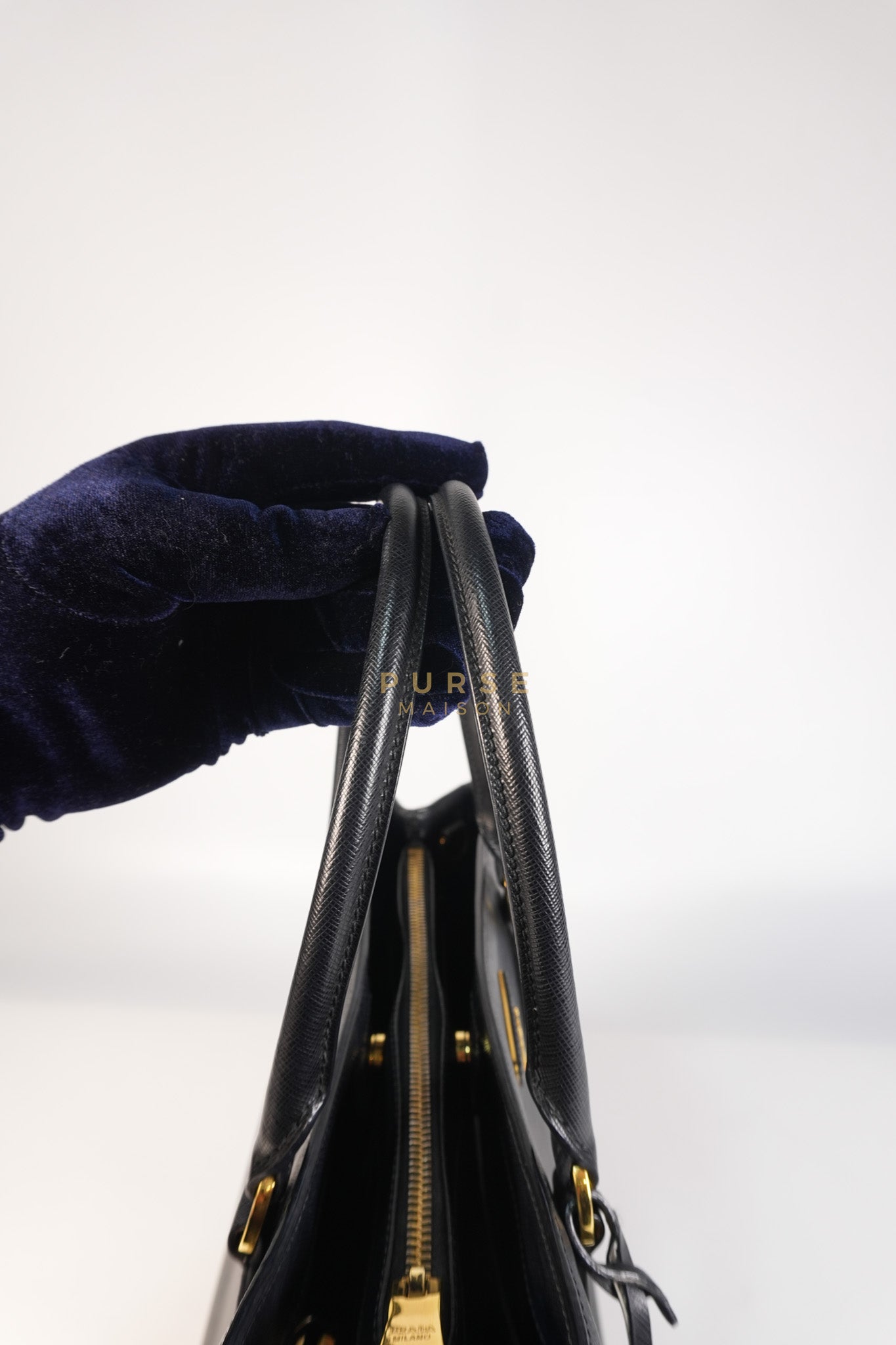 BN1874 Galleria Single Zip Tote Bag Medium in Black Saffiano Leather Lux | Purse Maison Luxury Bags Shop